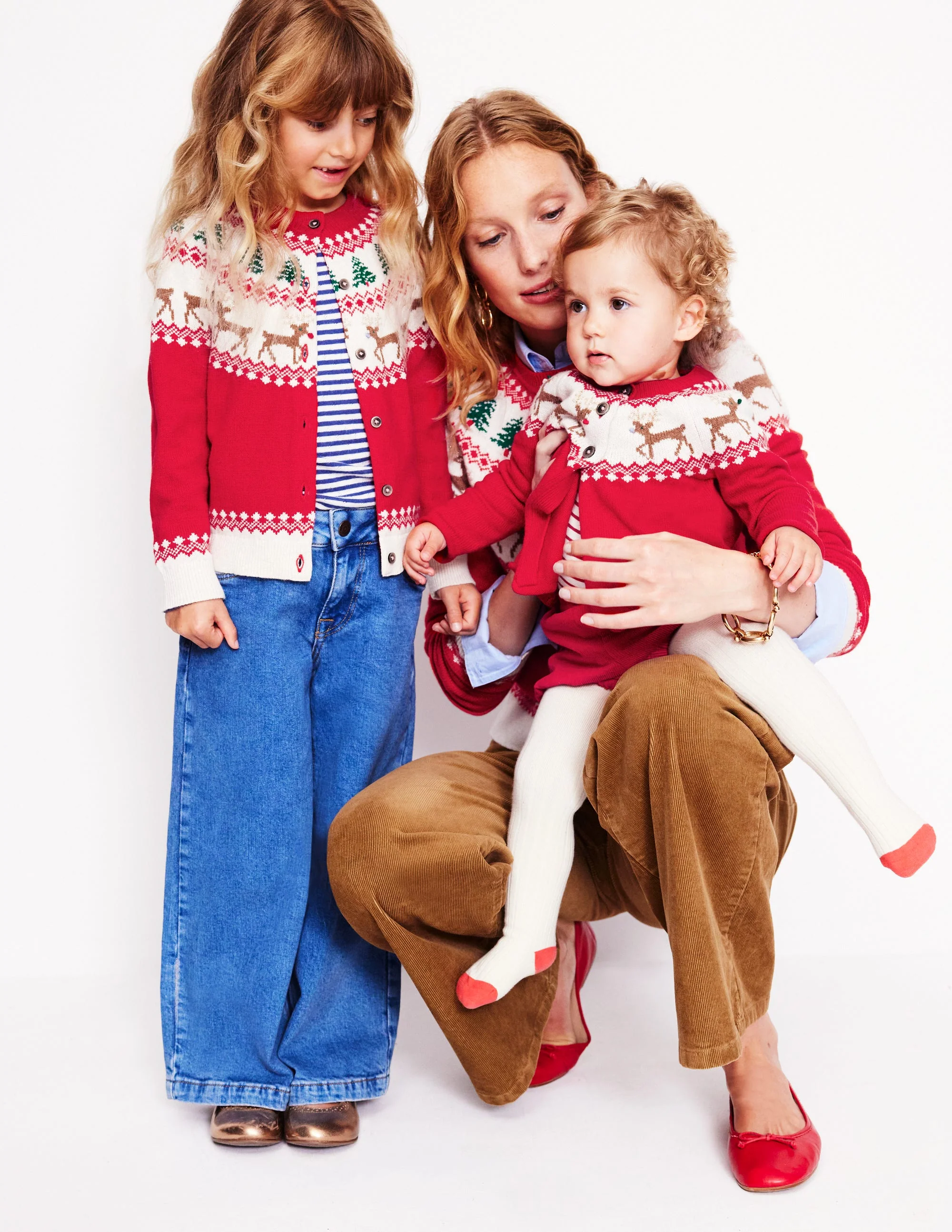 Edie Fair-Isle-Strickjacke-Mohnrot Rentier - Image 4