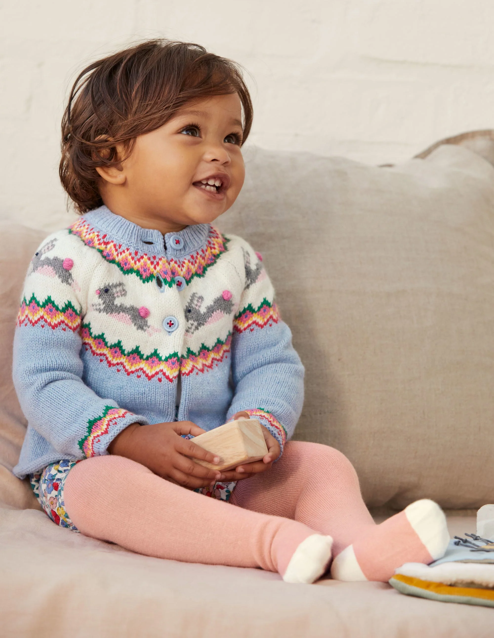 Fair-Isle-Cardigan-Himmelblau, Häschen - Image 4