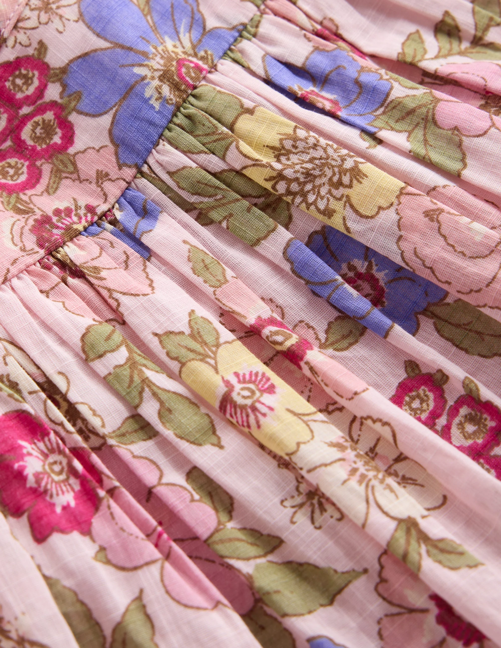 Gerafftes, gewebtes Kleid-Mittelrosa Blumenmuster - Image 4