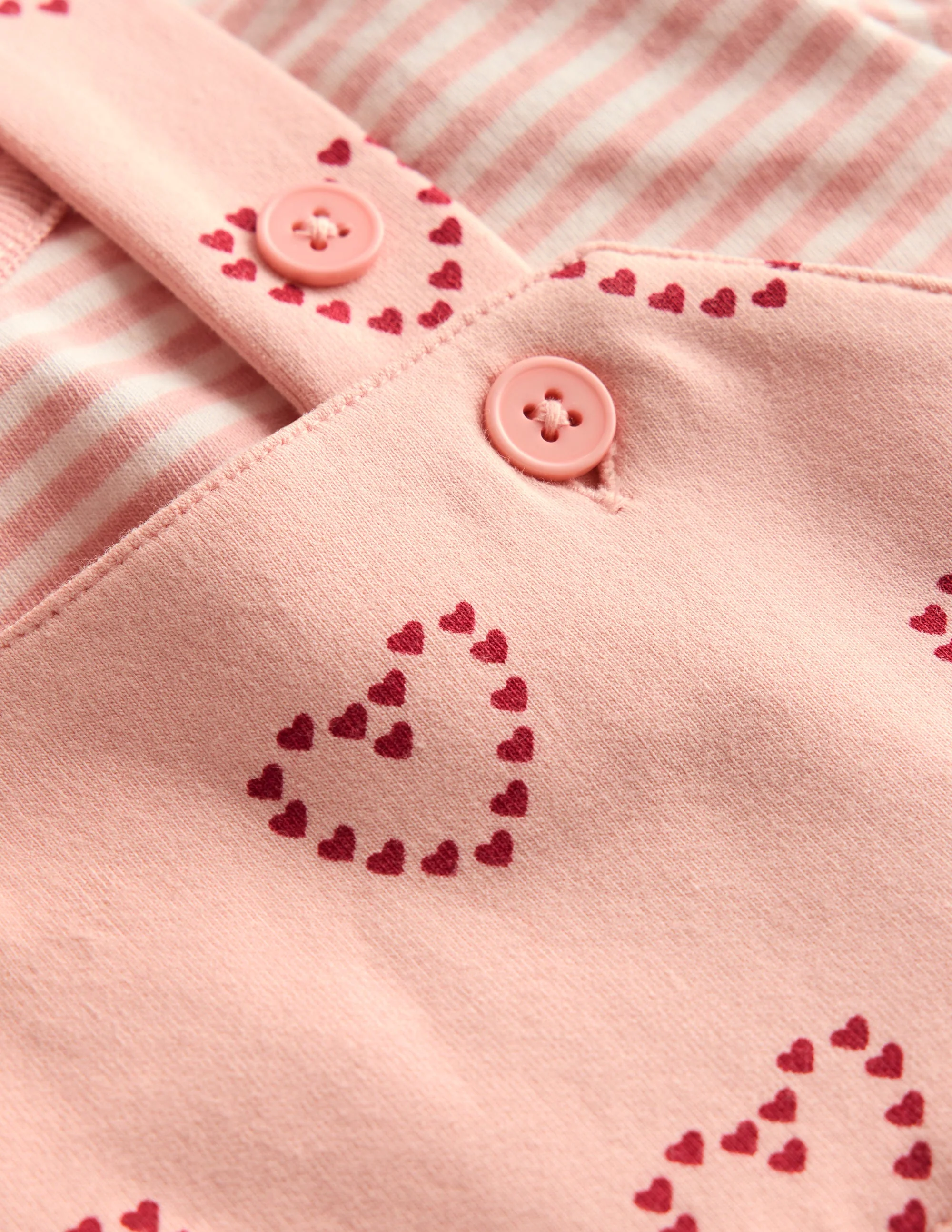 Jersey-Oberteil und Latzhose im Set-Rosa Herzen - Image 3