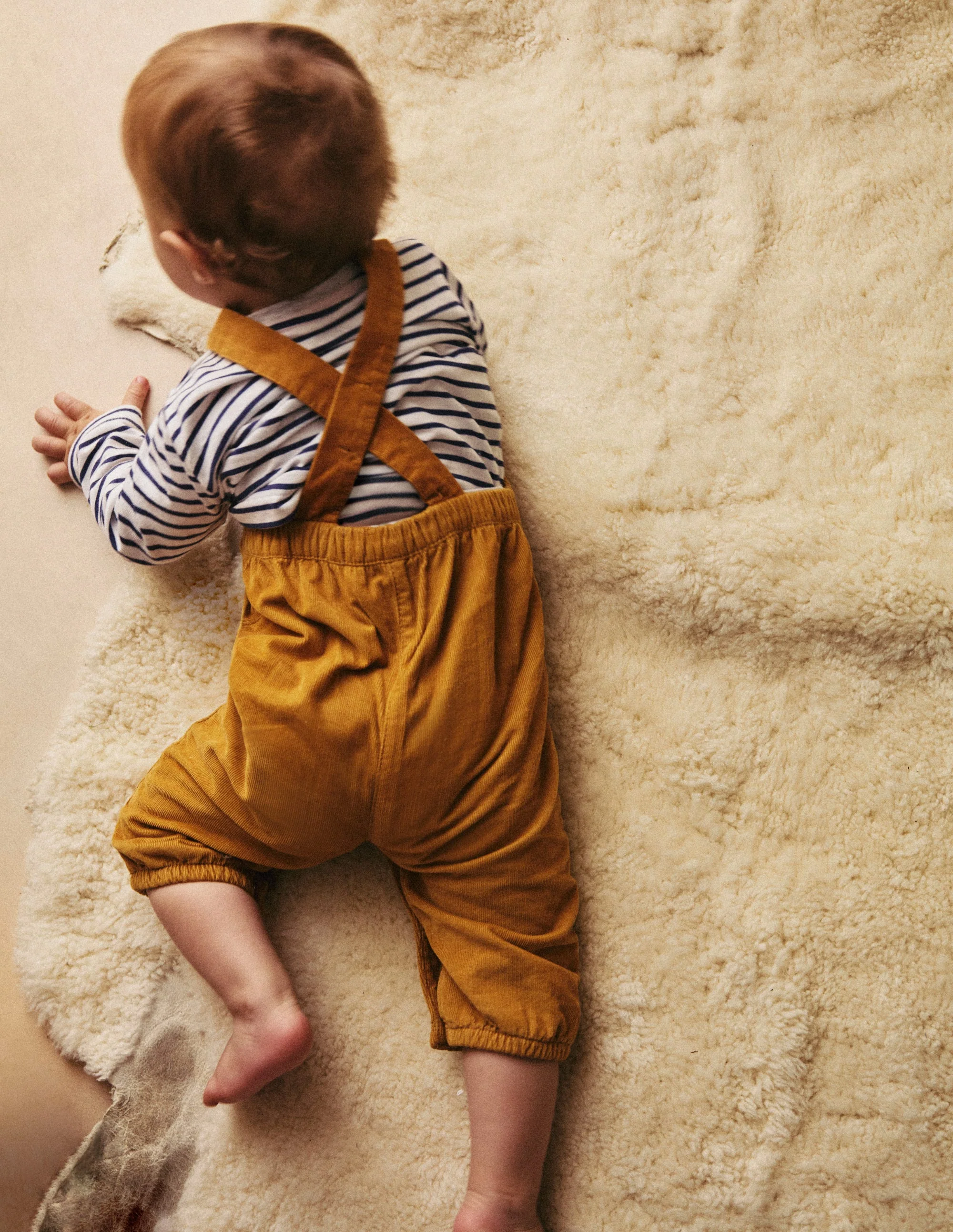 Originelle Latzhose aus Cord im Set-Karamellbonbon-Braun Fuchs - Image 5