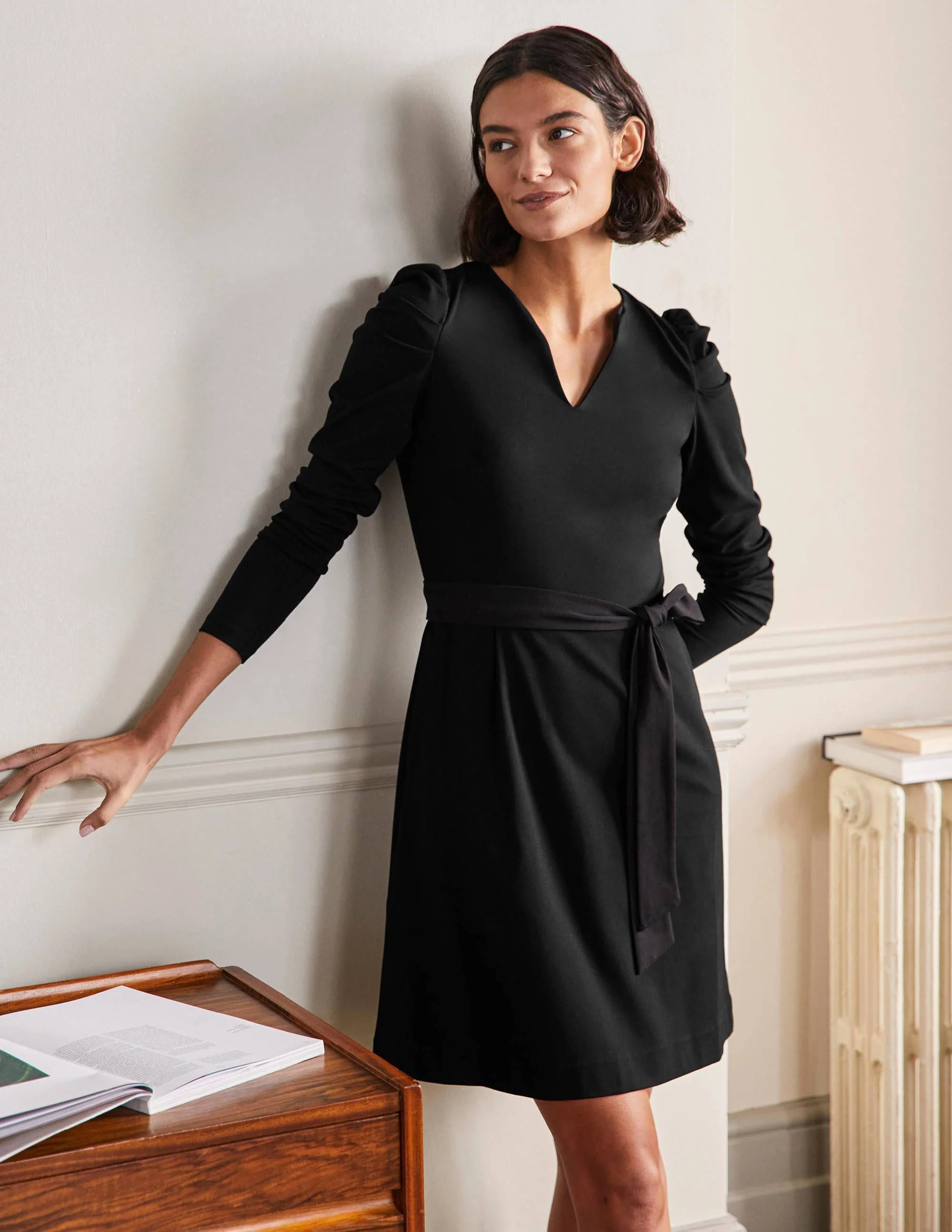 A-Linien-Kleid mit Puffärmeln-Schwarz