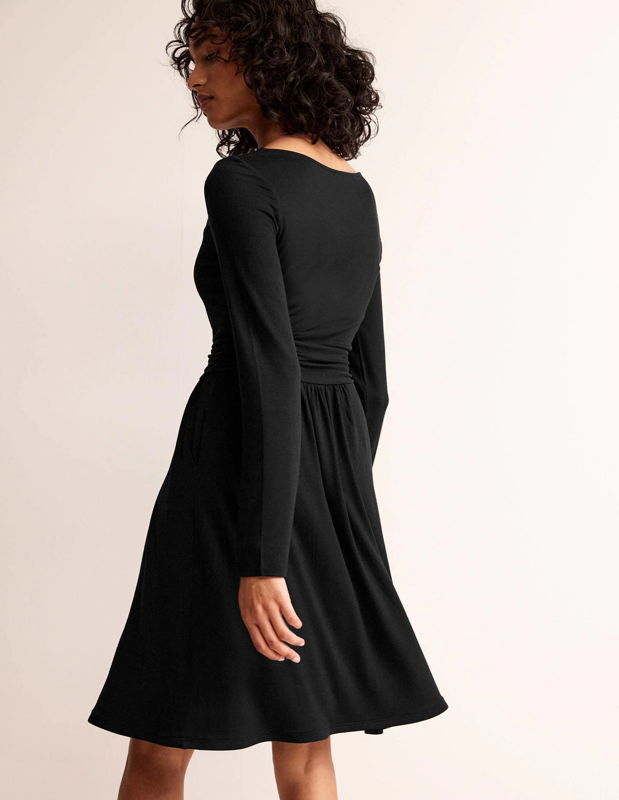 Abigail Jerseykleid-Schwarz - Image 3