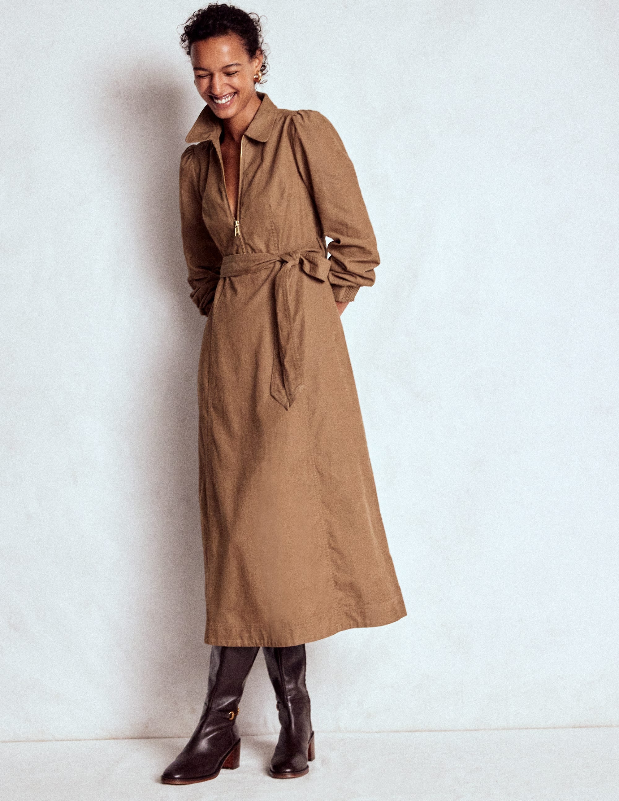 Adelaide Cord-Midikleid mit Reißverschluss-Milchkaffee - Image 4