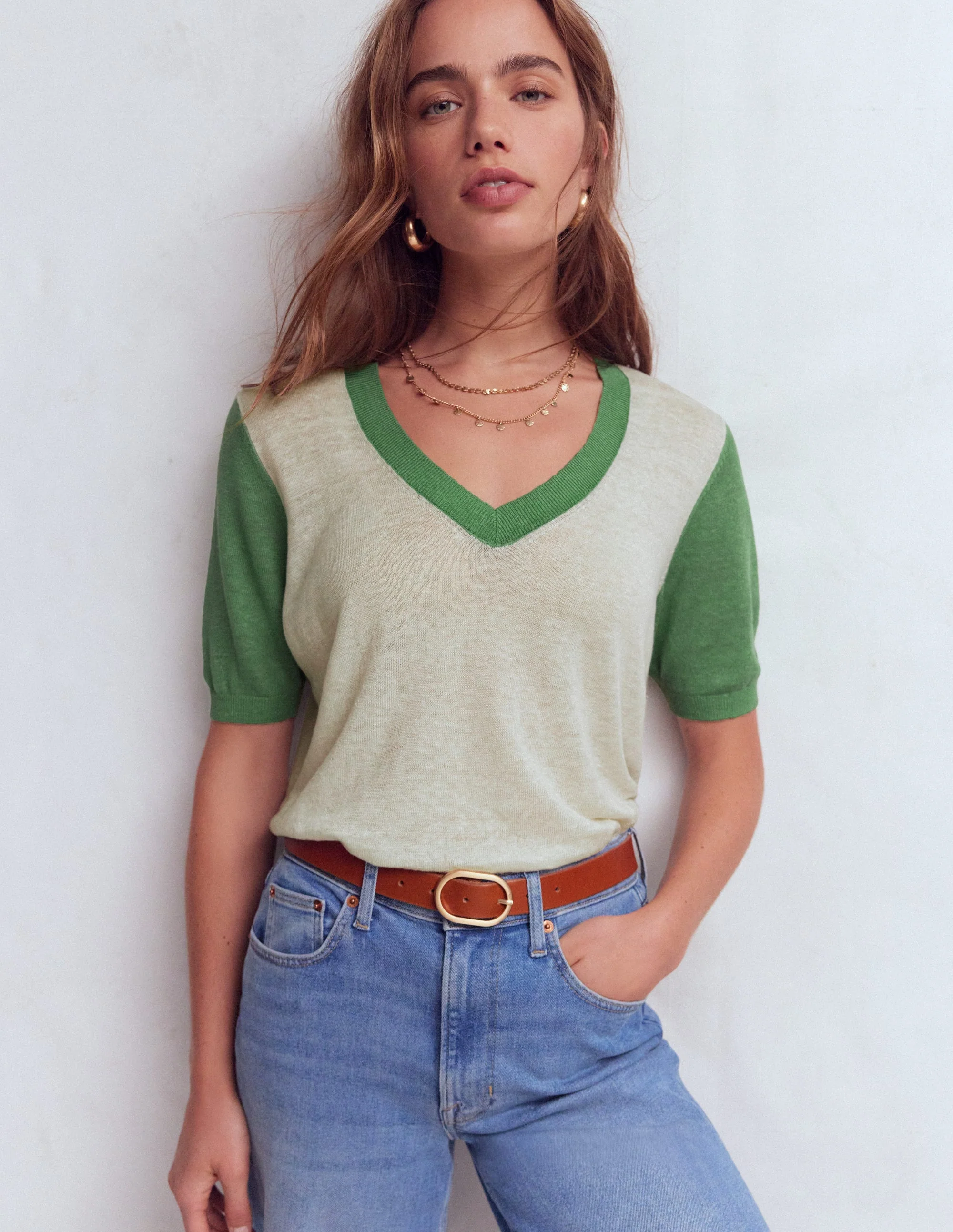Agnes Leinen-T-Shirt mit V-Ausschnitt-Naturweiß/Grün - Image 5