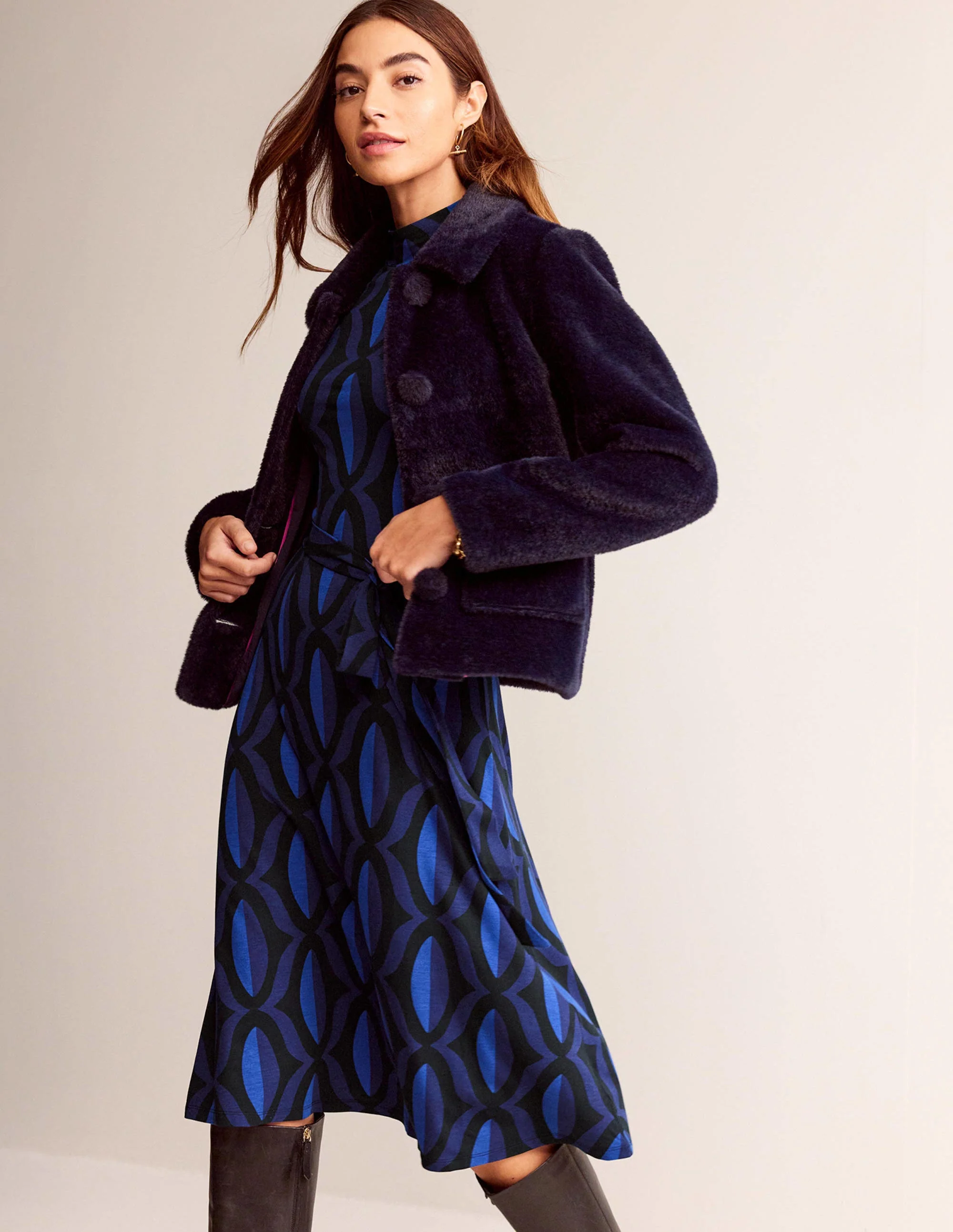 Alberta Midikleid aus Jersey-Saphirblau, Geo Valley - Image 4