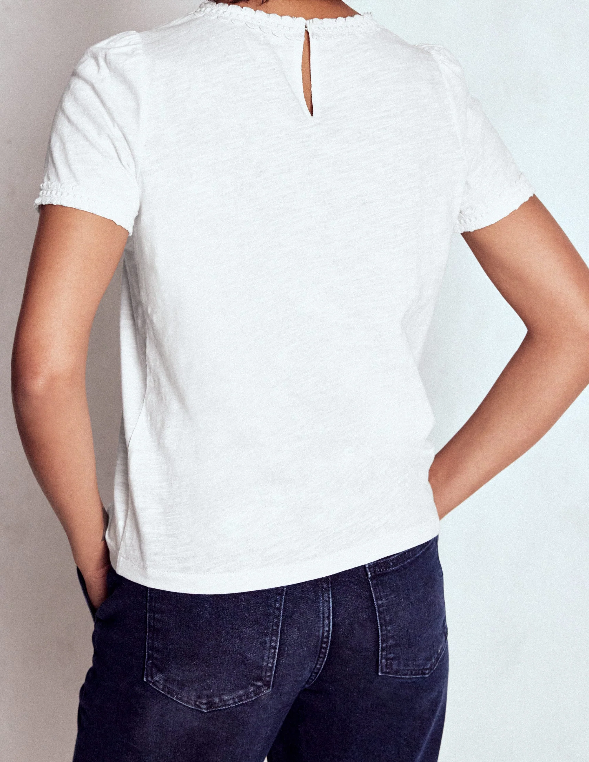 Ali T-Shirt mit Besatz-Weiß - Image 3