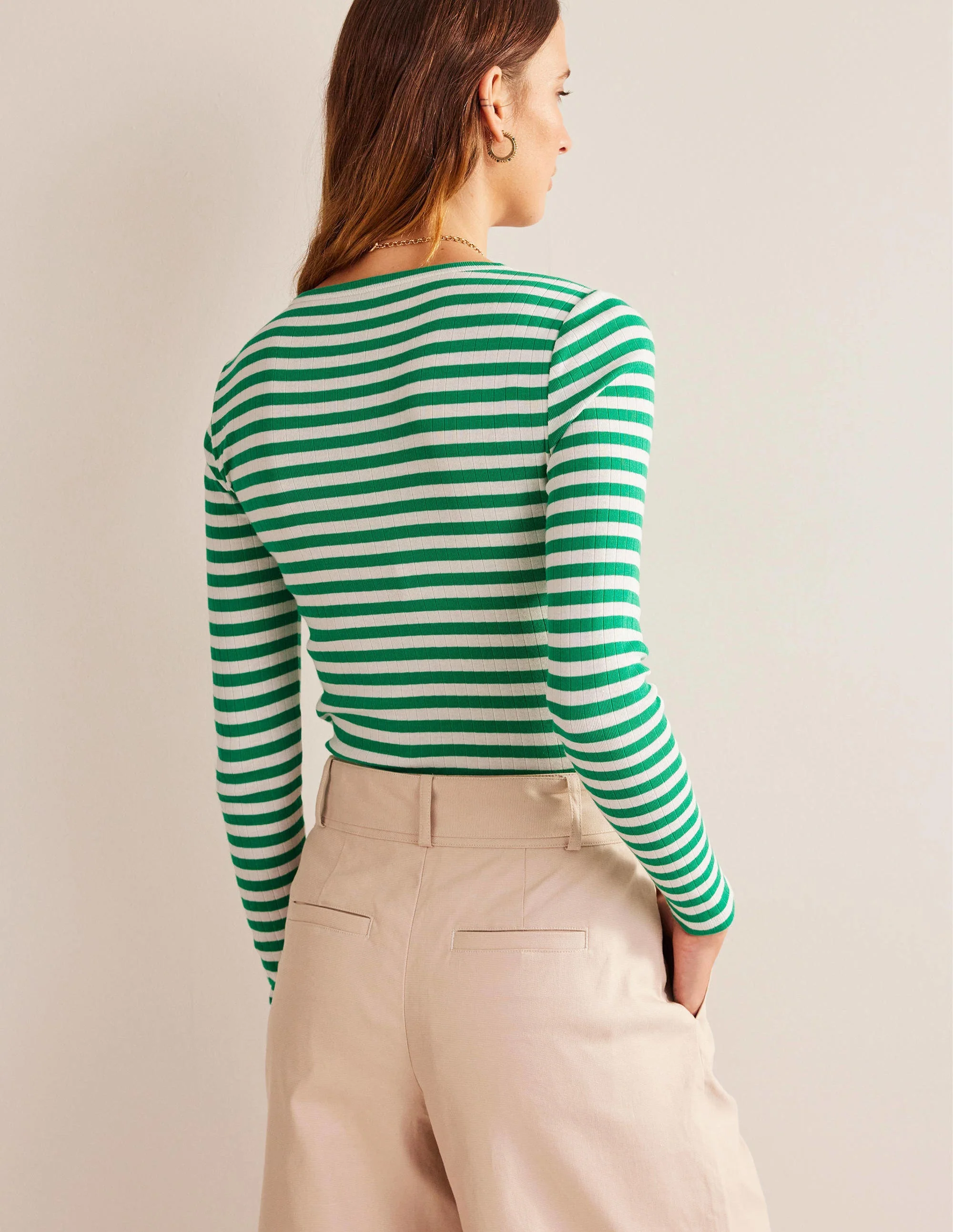 Alice T-Shirt mit Rippstruktur-Wiesengrün, Naturweiß Gestreift - Image 3