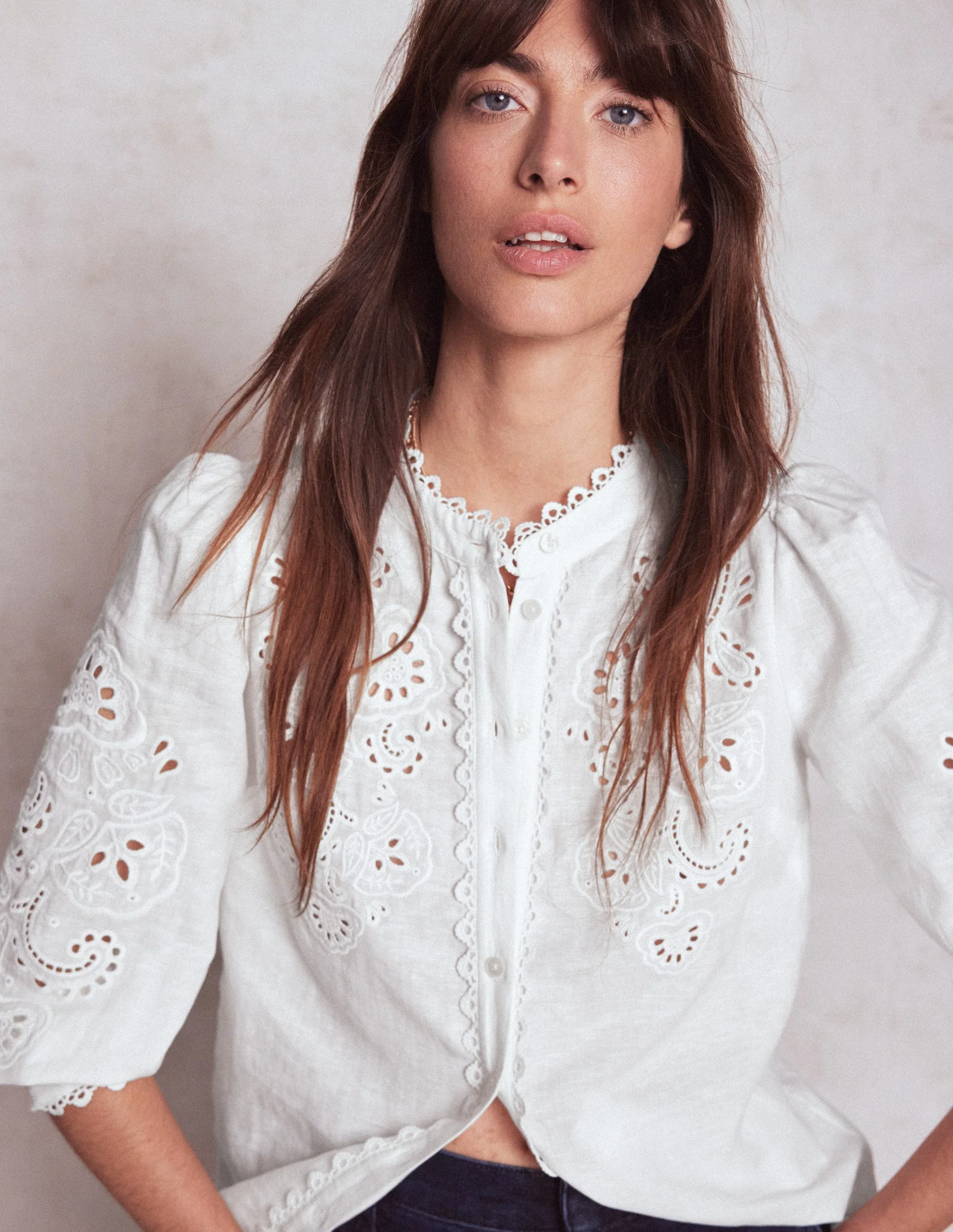 Alicia Leinenoberteil mit Cutwork-Weiß, Cutwork-Stickerei