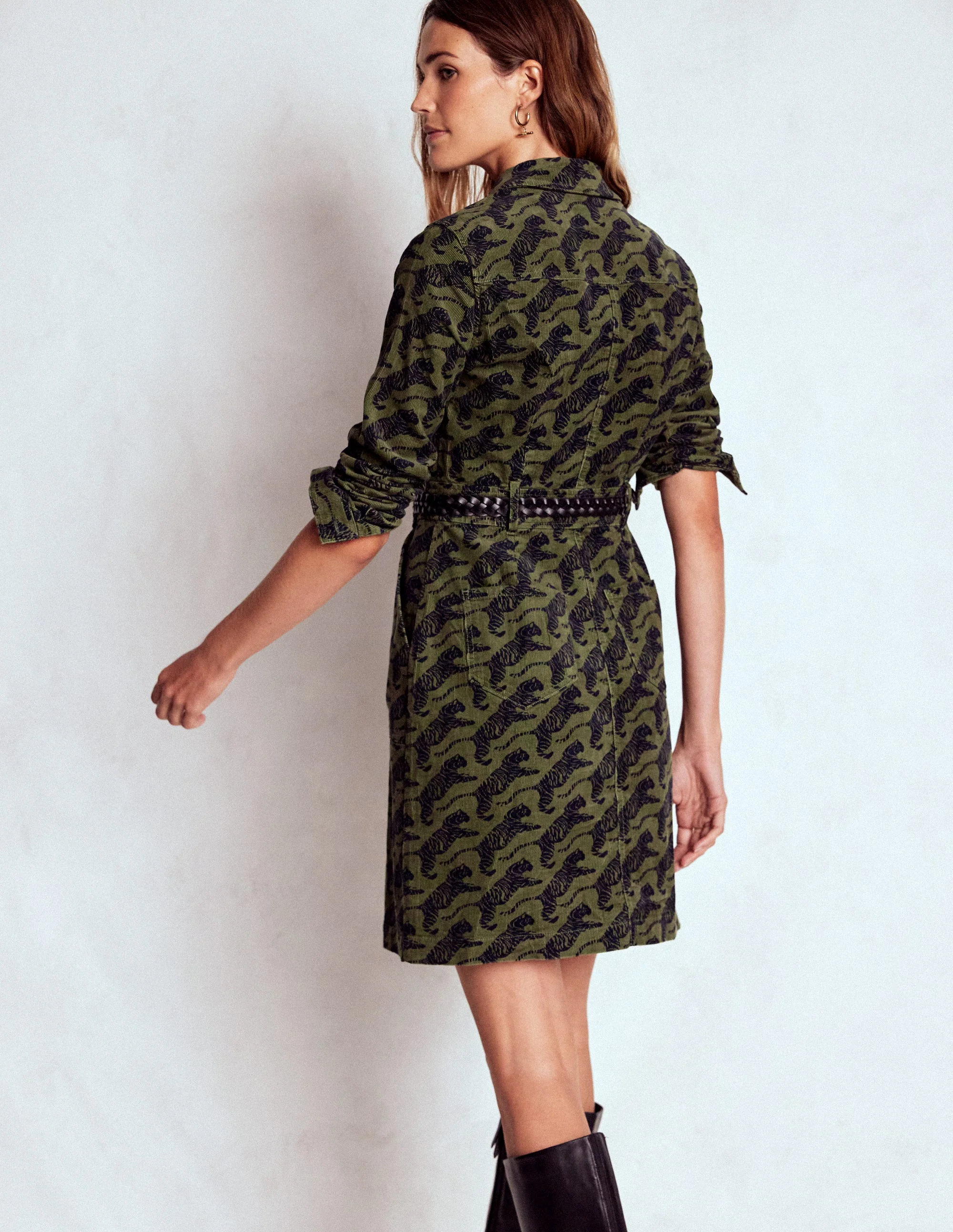Amanda Kurzes Cordkleid-Waldgrün, Springender Tiger - Image 3