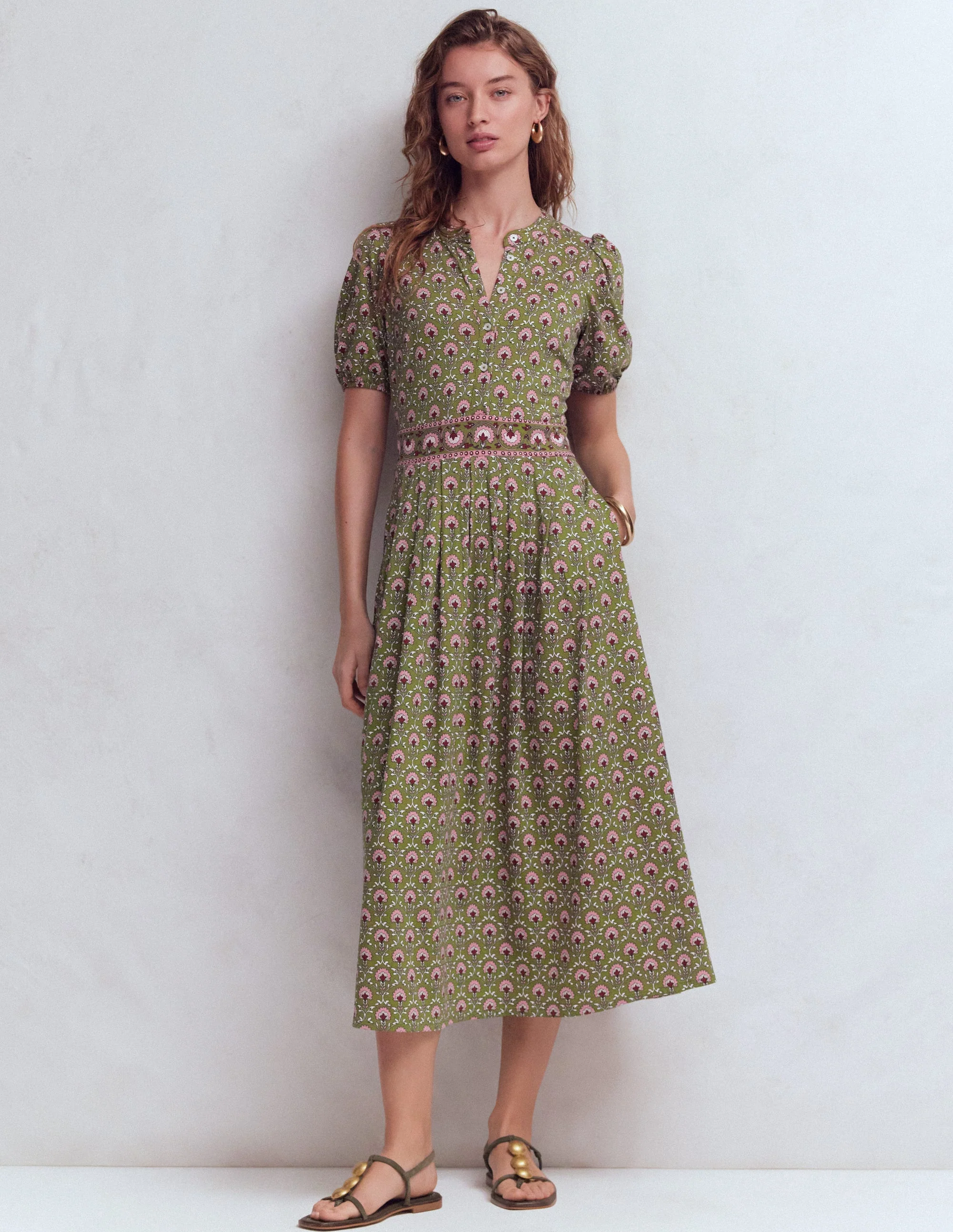Amber Jersey-Midikleid mit Falten-Olivgrün, Blumengitter