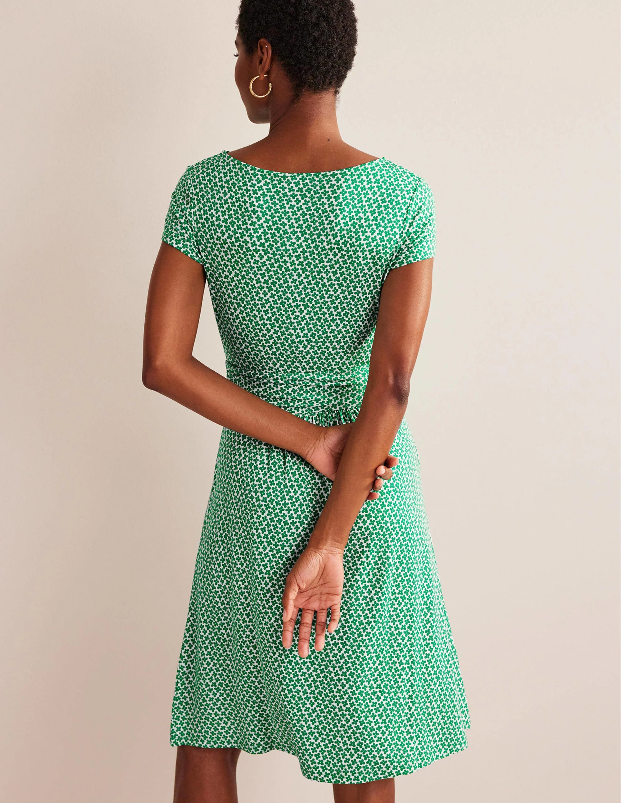 Amelie Jerseykleid-Wiesengrün, Gänseblümchenknospe - Image 3