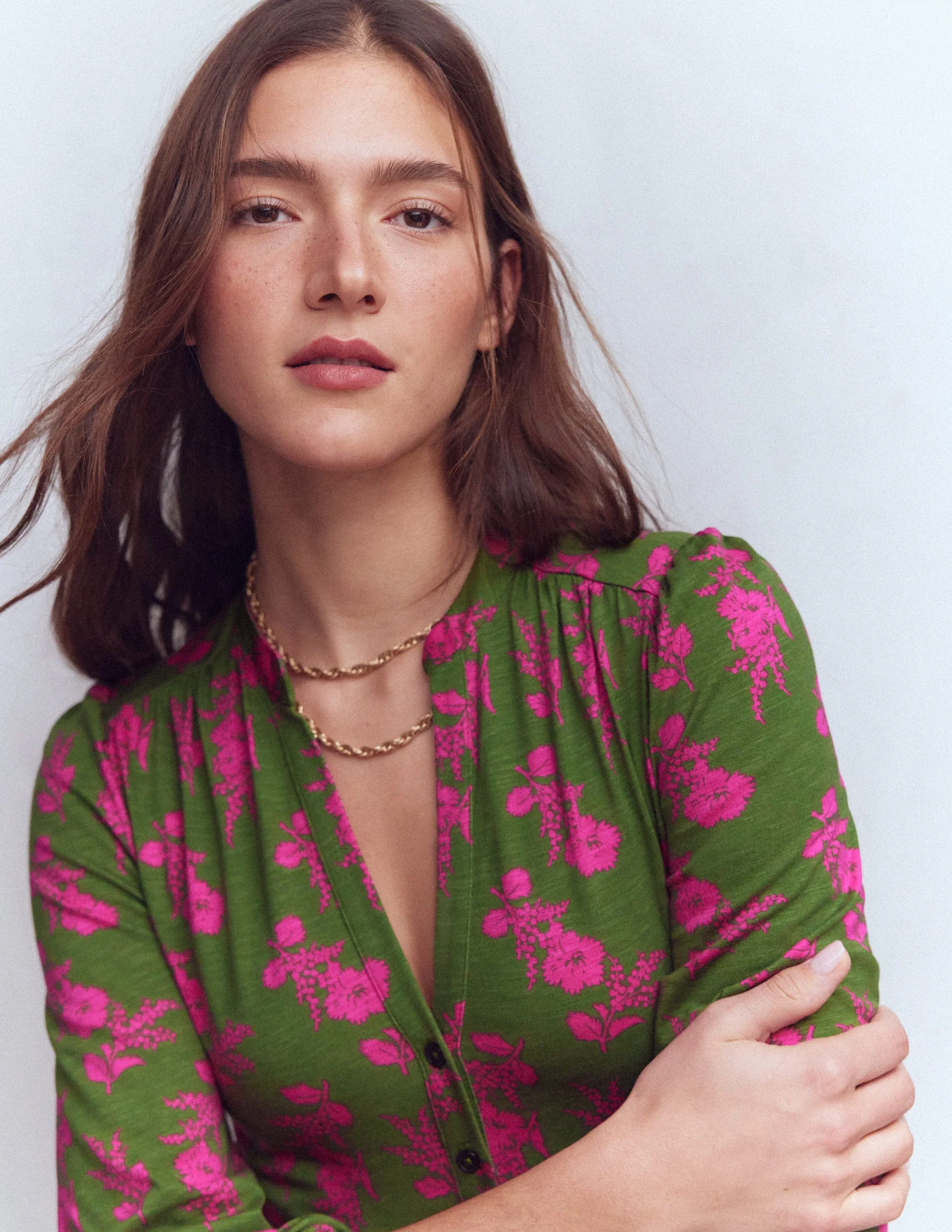 Amy Kurzes Jerseykleid-Olivgrün, Blühender Zweig - Image 3