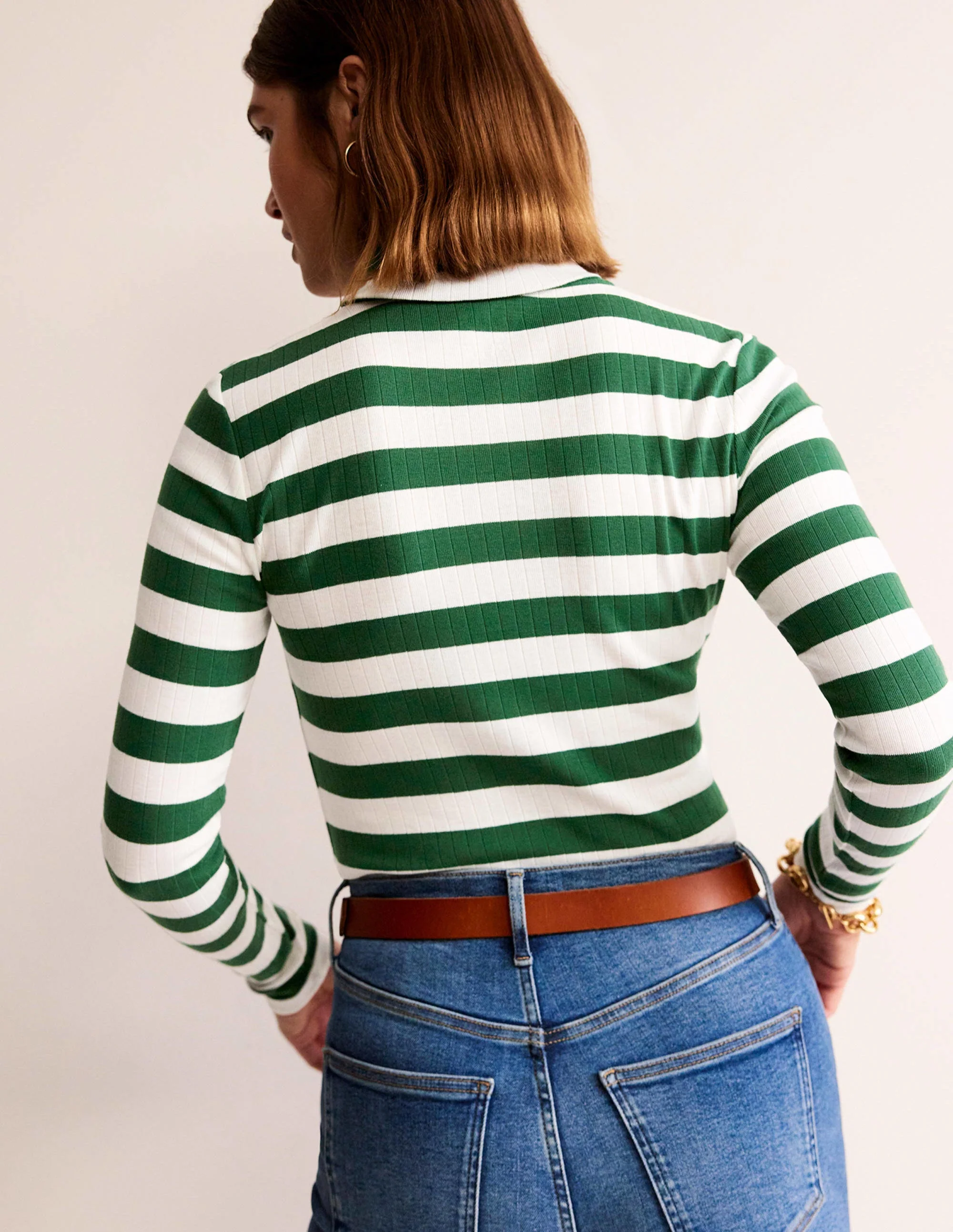 Anna Oberteil aus Rippstrick mit Rollkragen-Amazonasgrün, Naturweiß - Image 3