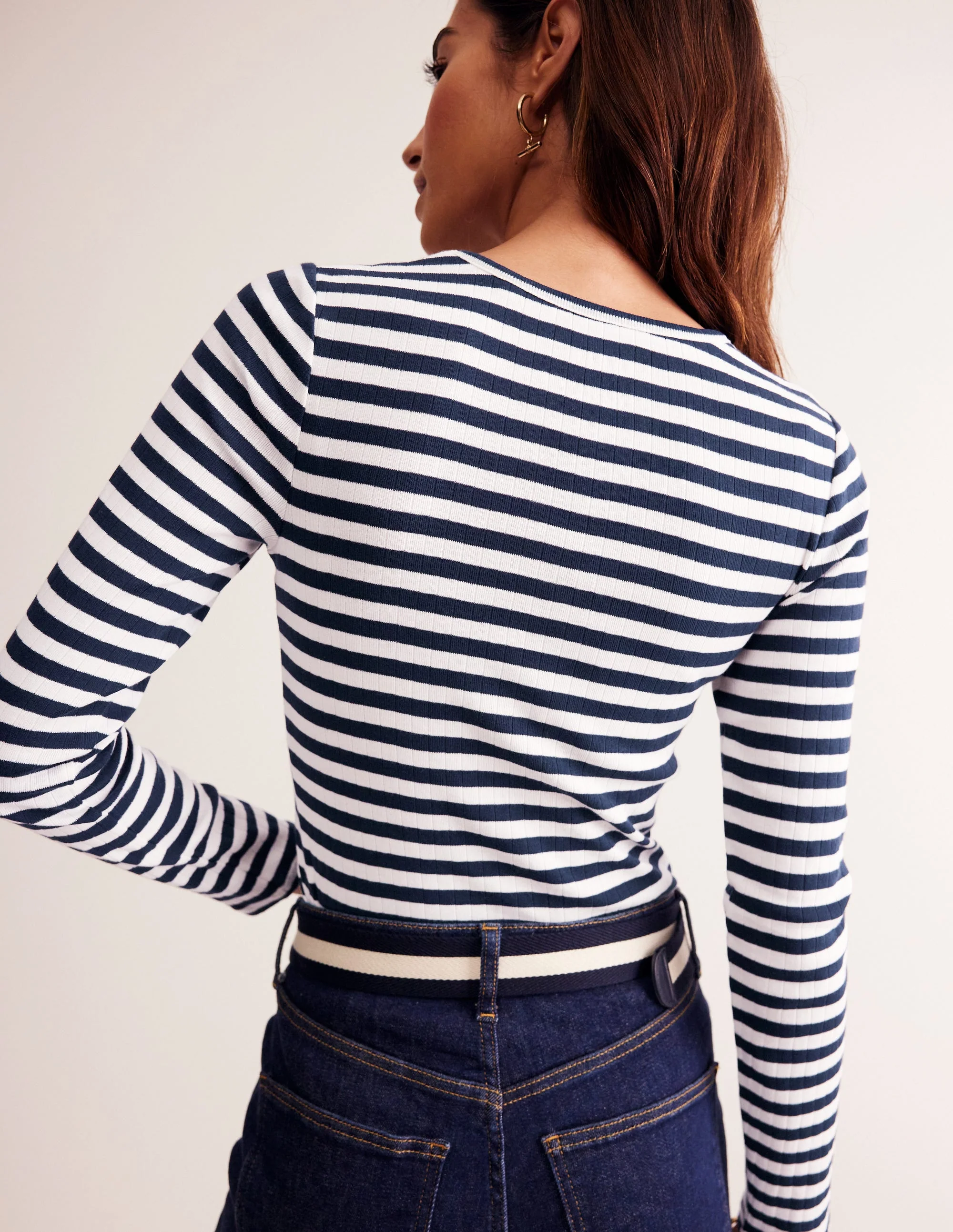 Anna T-Shirt aus Rippstrick mit V-Ausschnitt-Naturweiß/Navy, Gestreift - Image 3