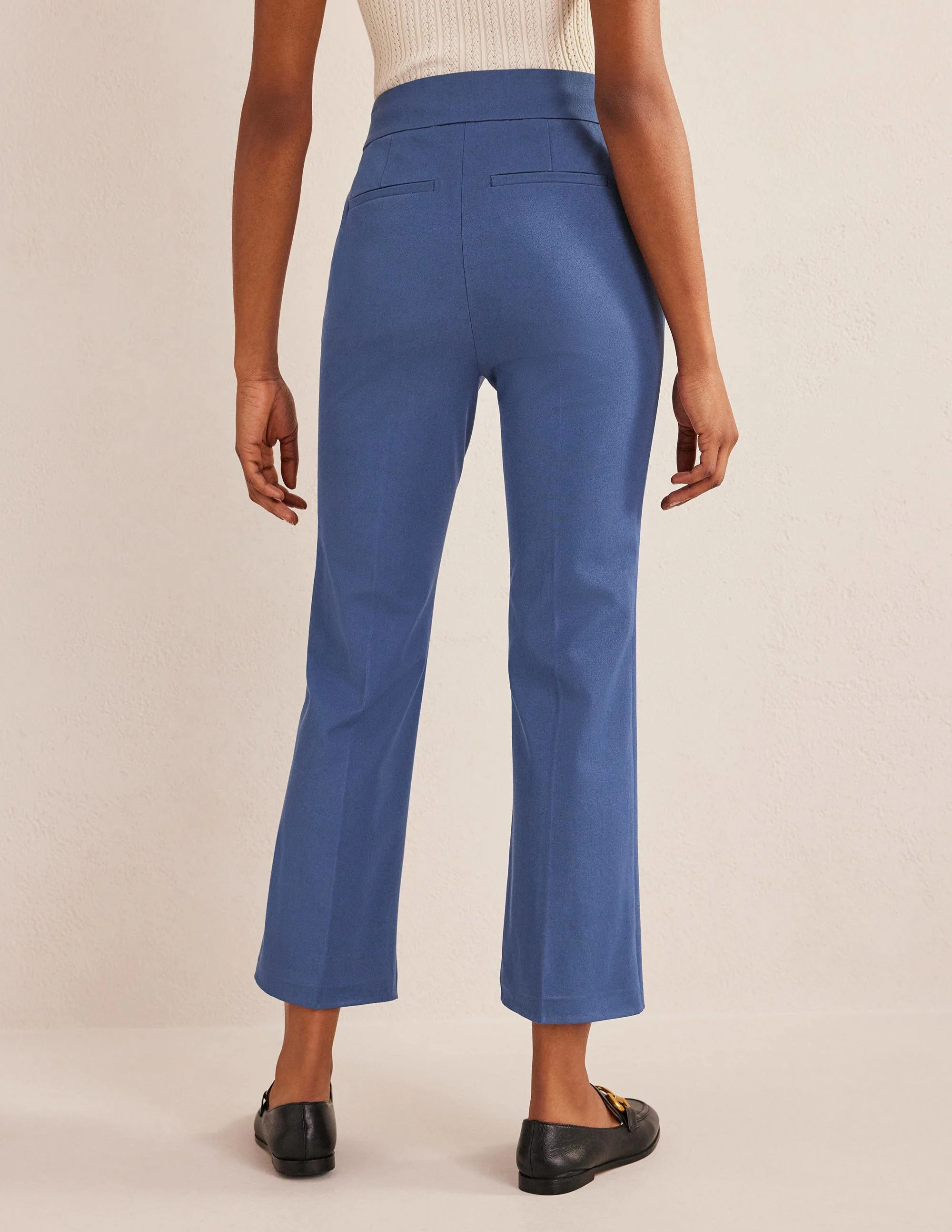 Ausgestellte 7/8-Hose mit 2-Wege-Stretch-Klassisches Blau - Image 3