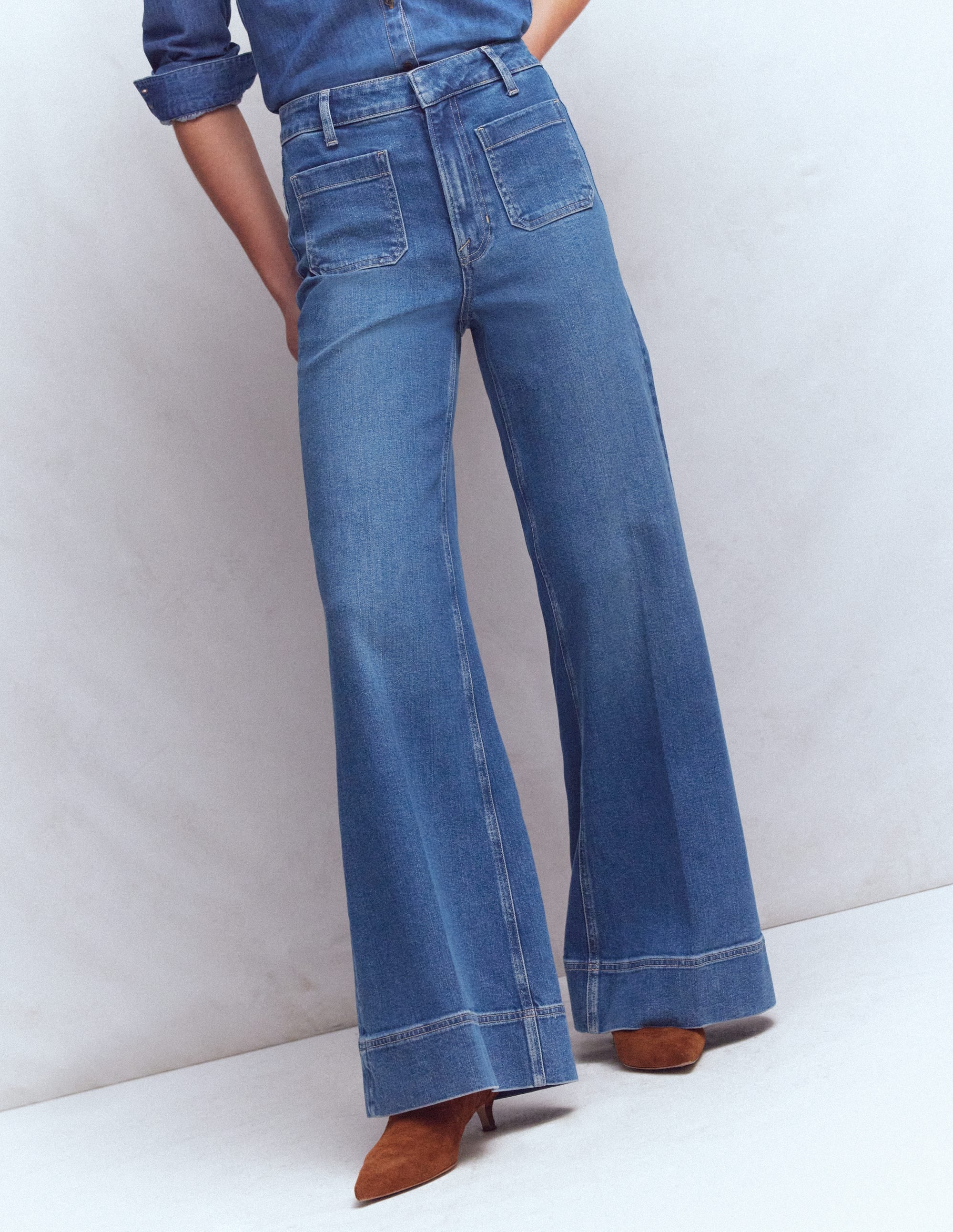 Ausgestellte Jeans mit aufgesetzter Tasche-Mittlere Waschung - Image 5