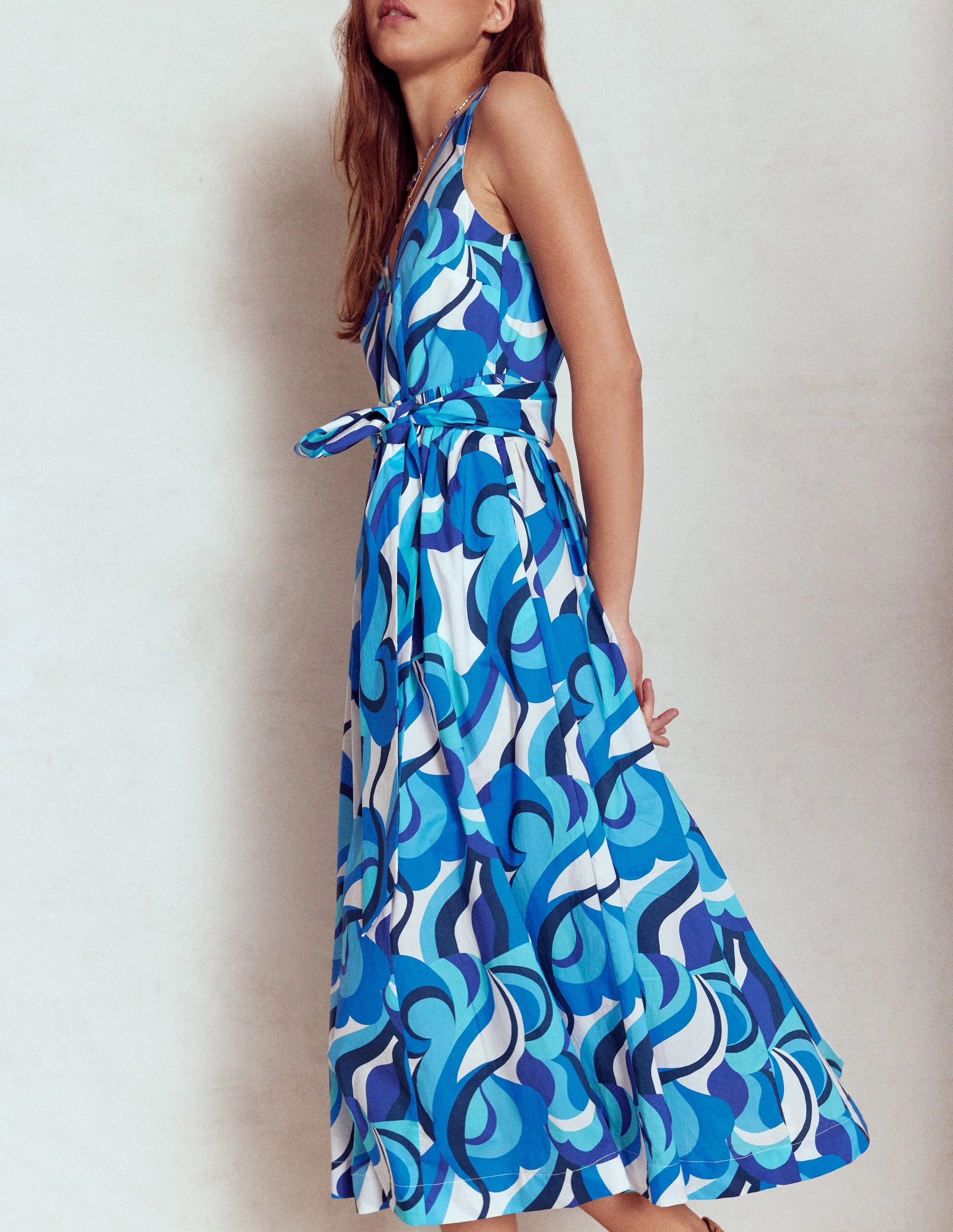 Ausgestelltes Kleid mit V-Ausschnitt und Gürtel-Blau, Abstrakte Wirbel - Image 2