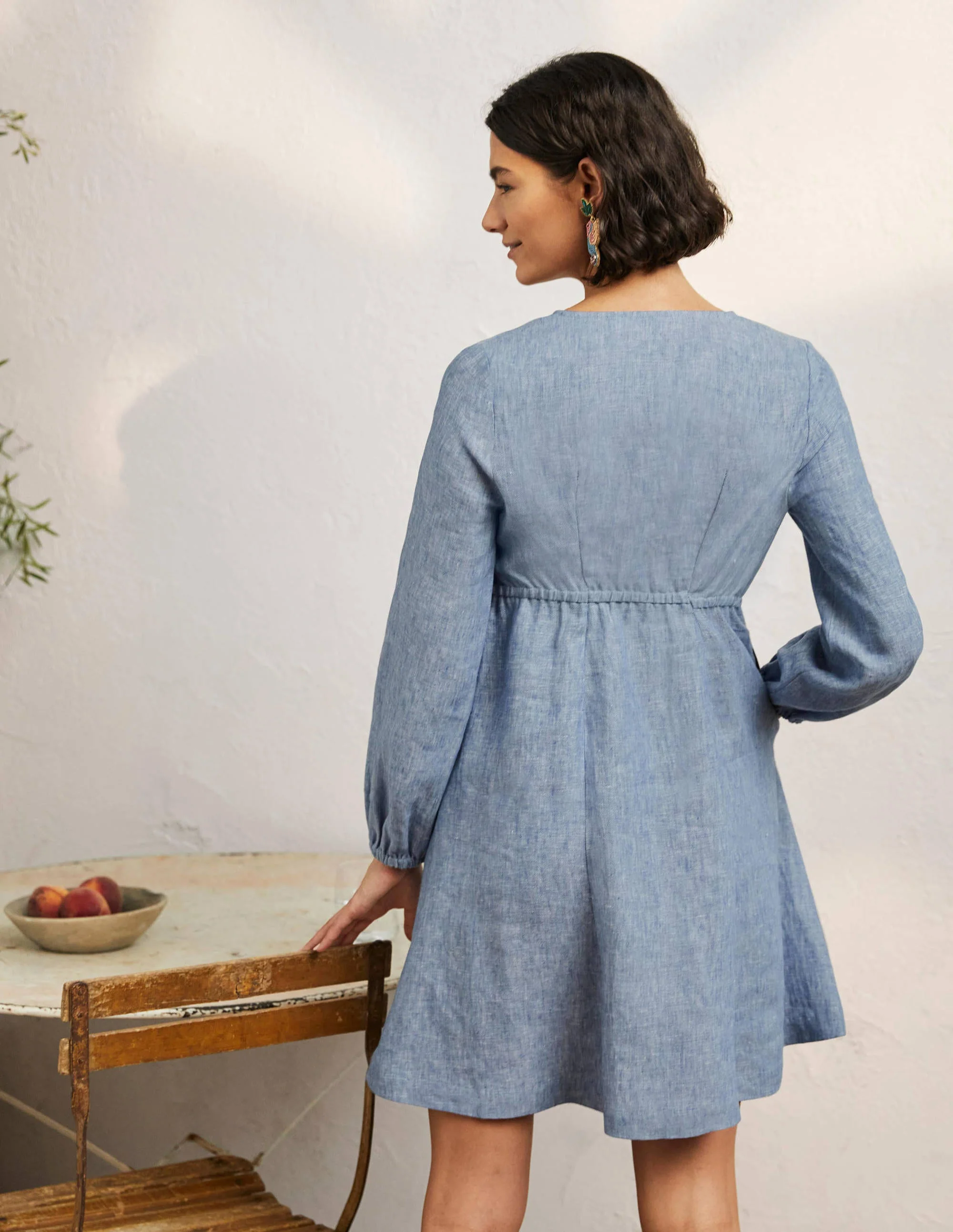 Ausgestelltes Minikleid mit V-Ausschnitt-Faux-Uni - Image 3