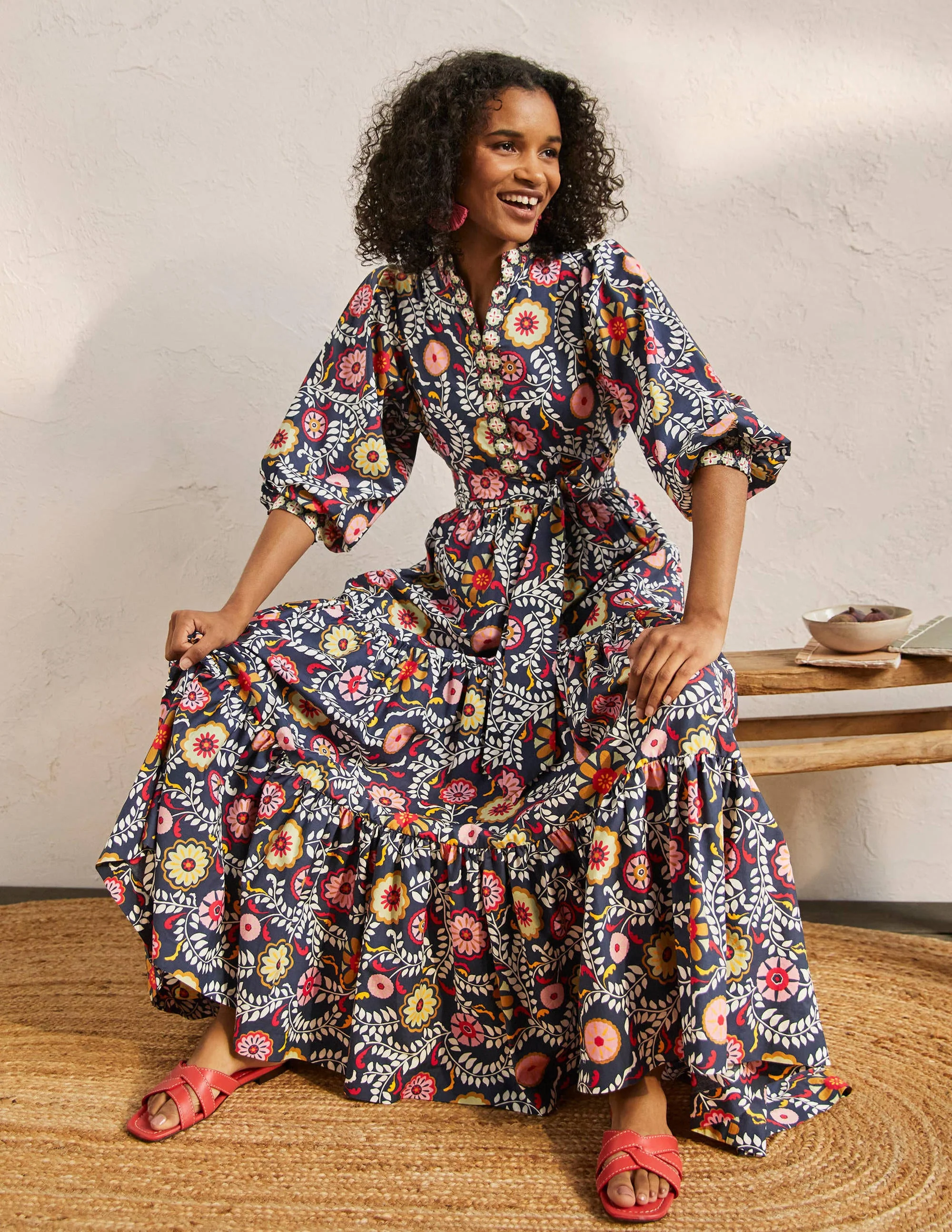 Ava Maxikleid mit Stufen-Französisches Navy, Üppiger Garten