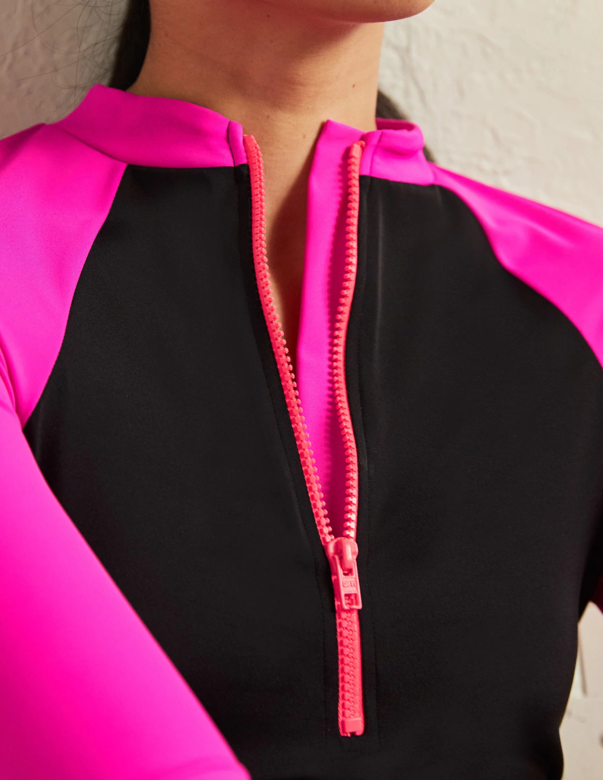 Badeshirt mit 3/4-Ärmeln-Schwarz/Knallpink - Image 2