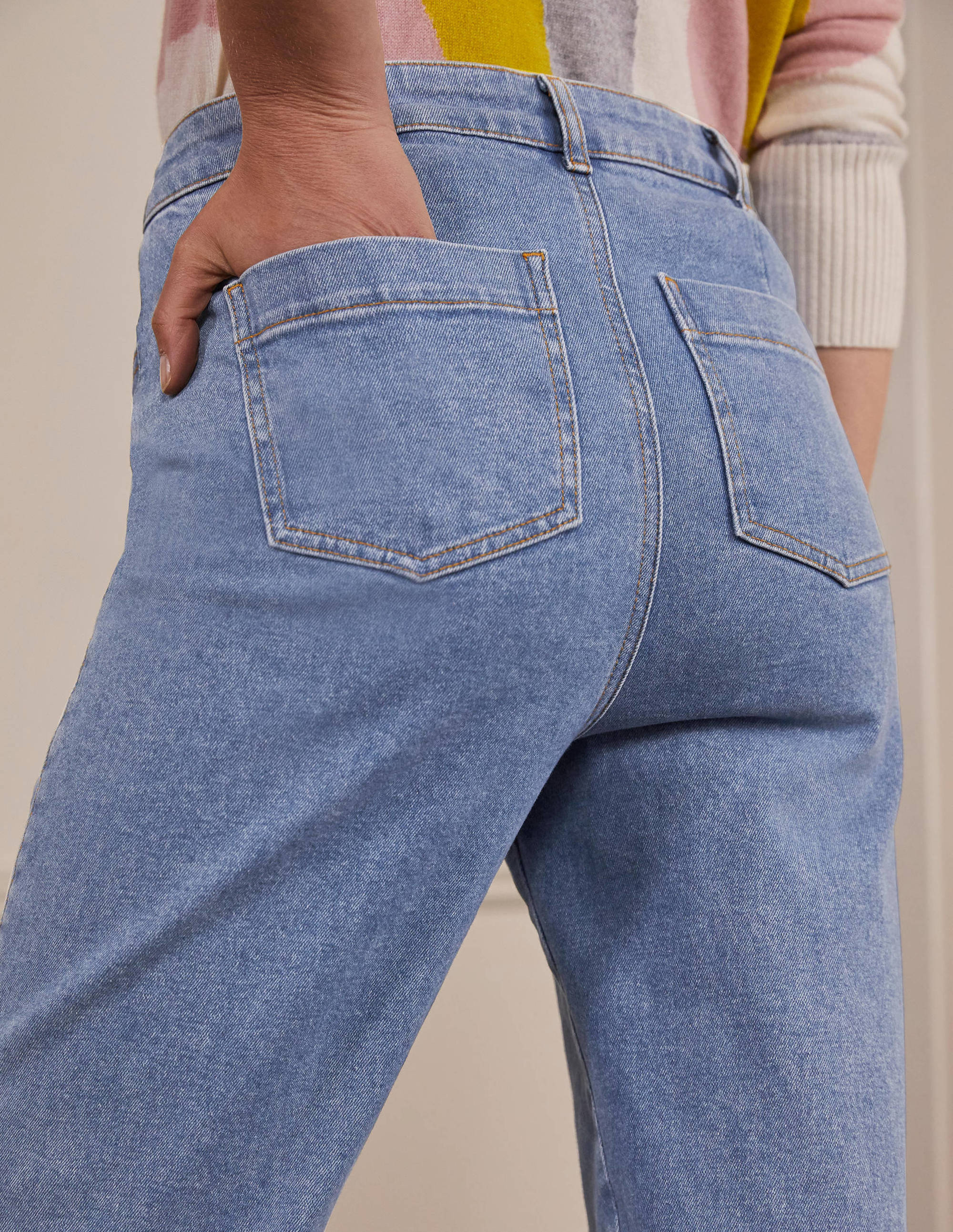Barrel-Jeans-Helles Vintage-Denim - Image 3