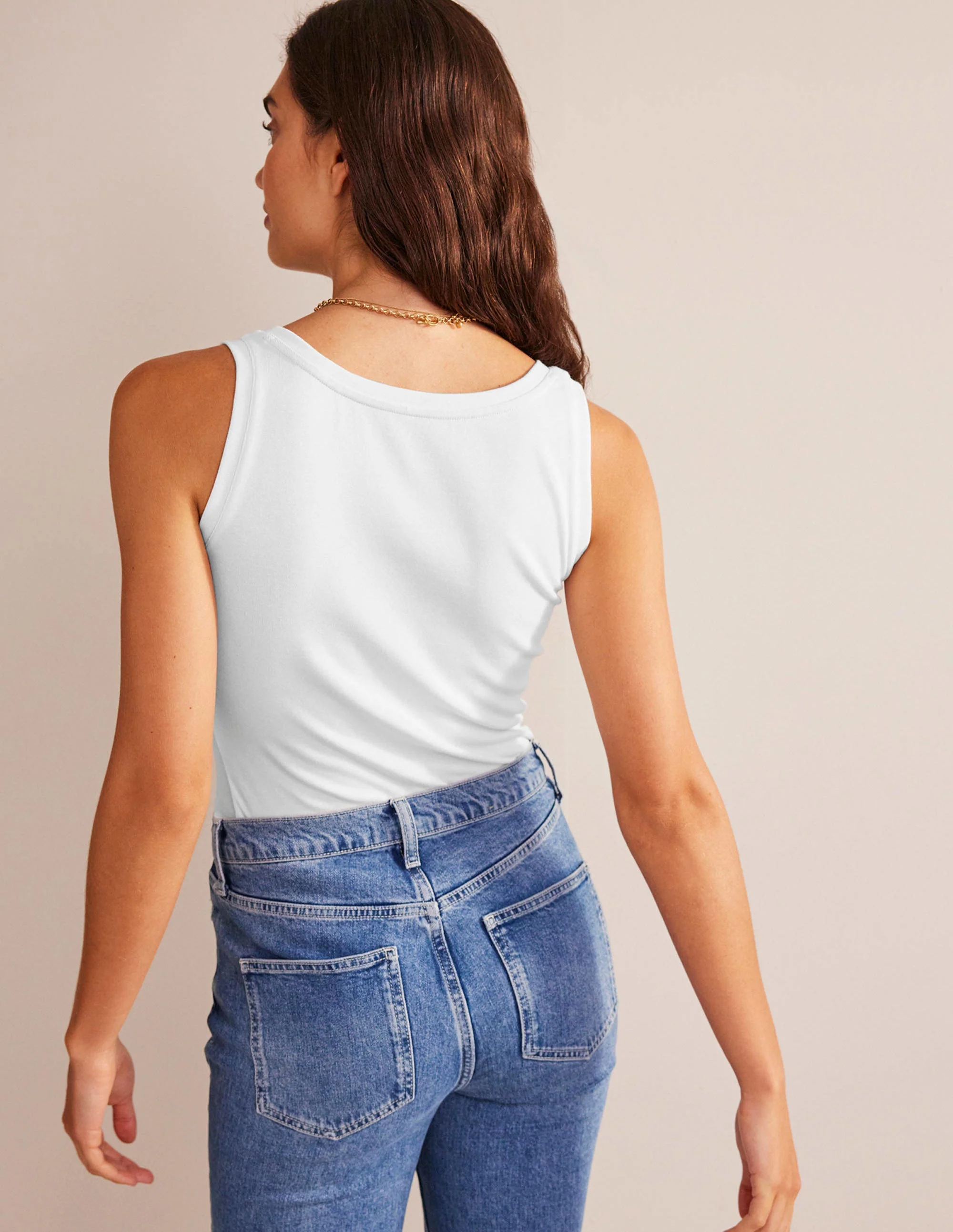 Basic-Top mit tiefem Rundhalsausschnitt-Weiß - Image 3