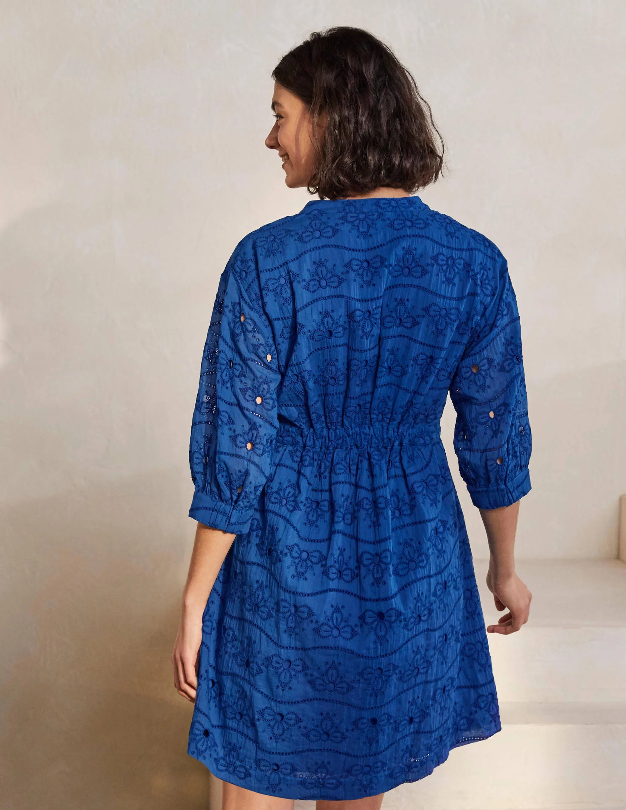 Baumwollkleid mit Lochstickerei-Gipfelblau - Image 2