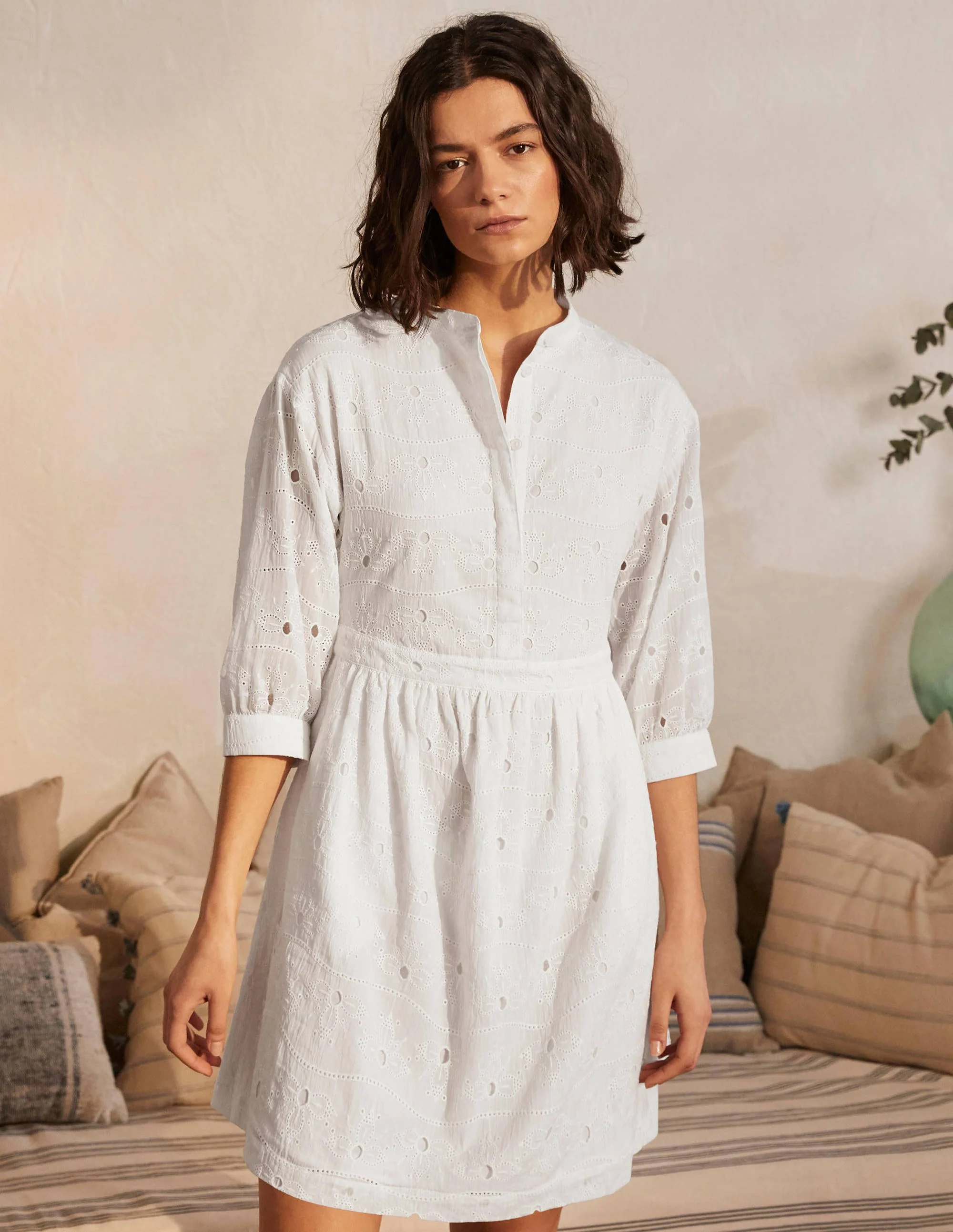 Baumwollkleid mit Lochstickerei-Weiß
