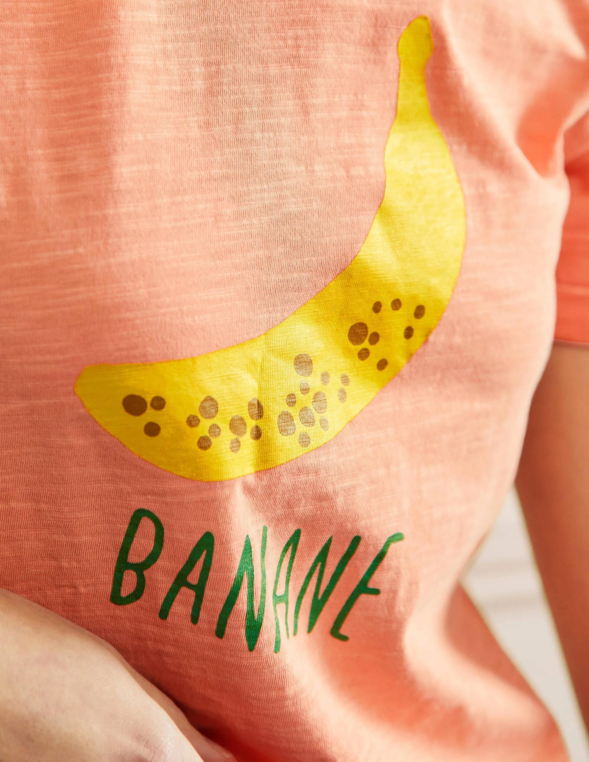 Baumwolloberteil mit umgeschlagenen Bündchen-Dunkles Korallenrot, Banane - Image 2