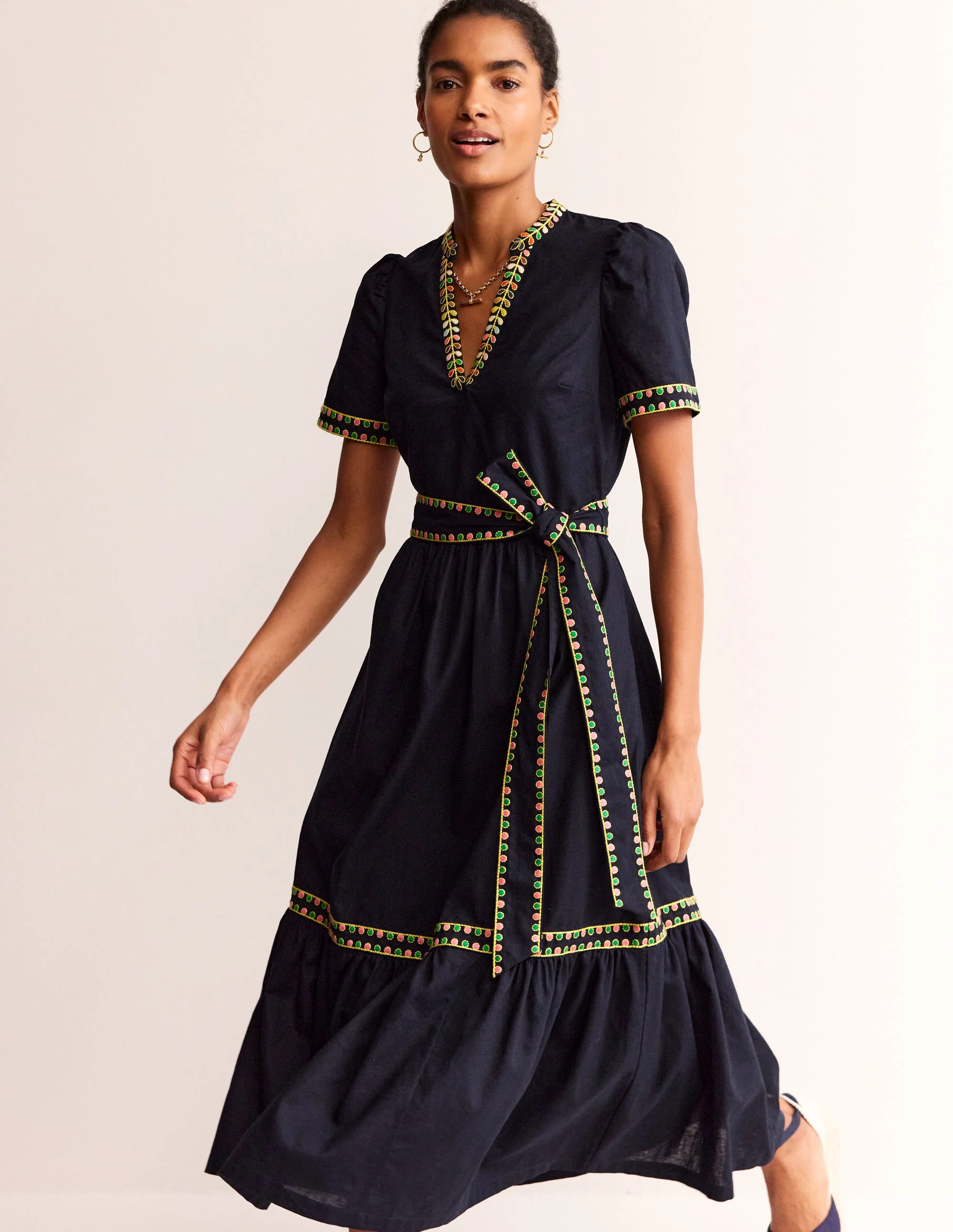 Besticktes Baumwoll-Midikleid-Marineblau