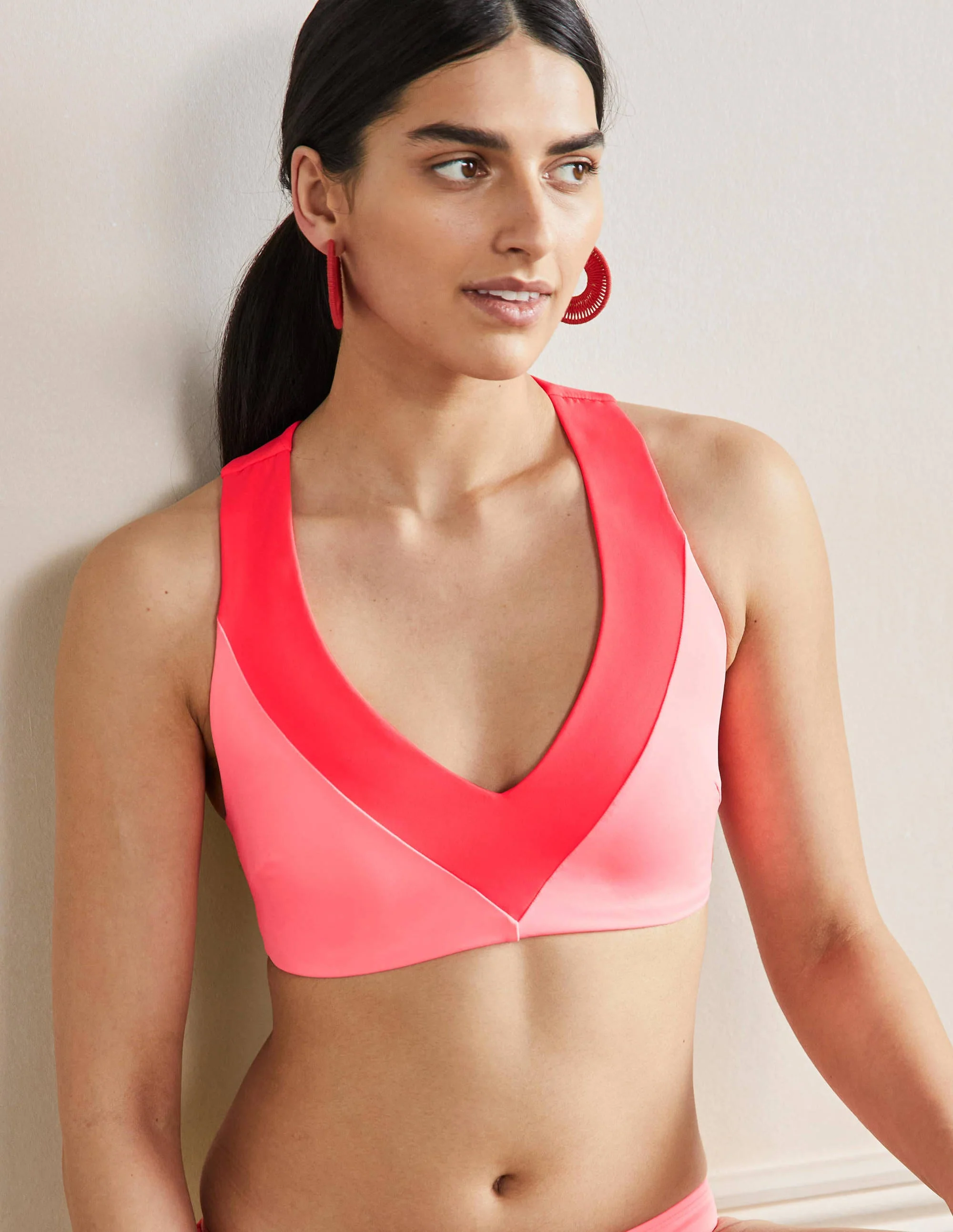 Bikini-Oberteil mit überkreuzten Rückenträgern-Korallenrosa, Blockfarben - Image 4
