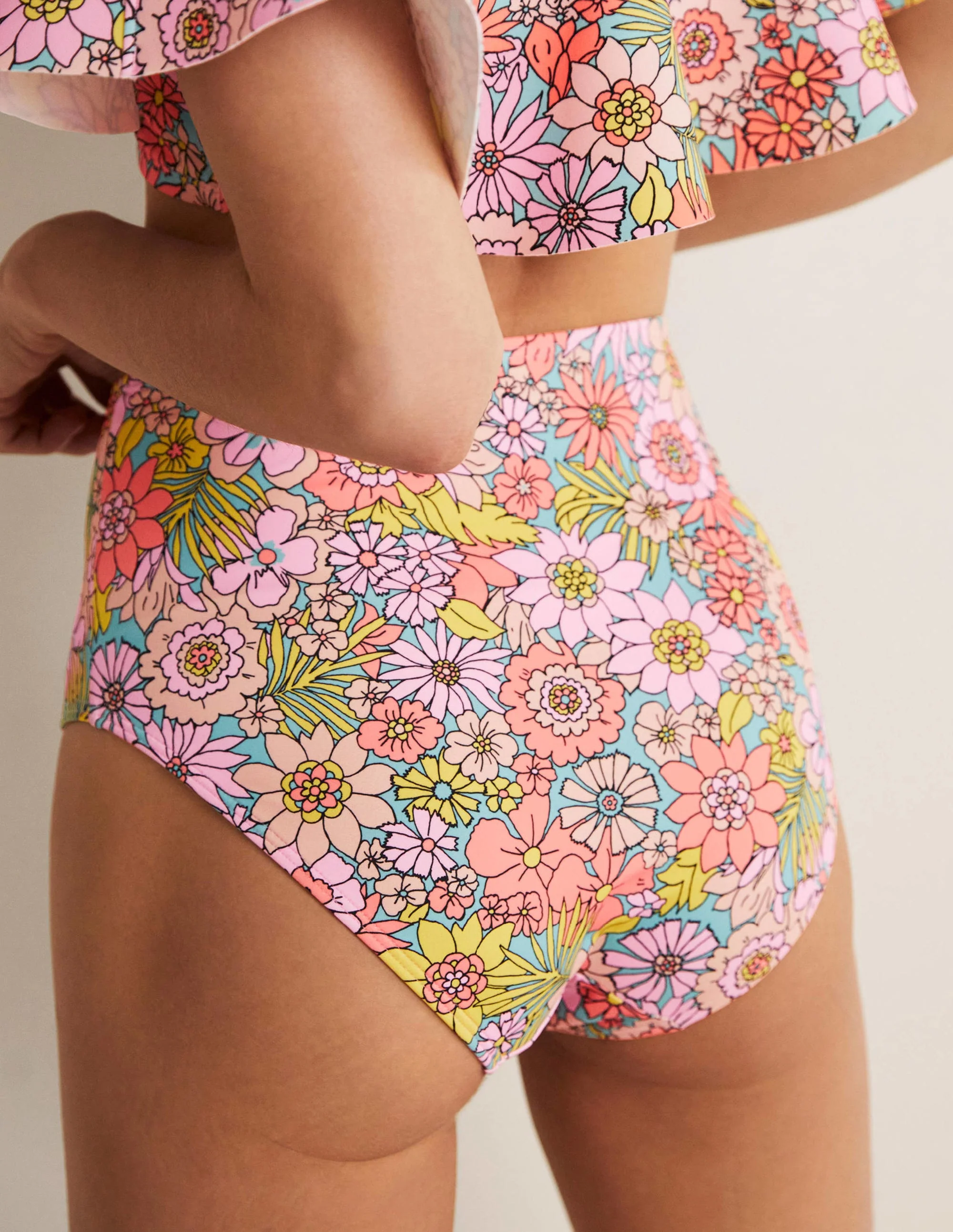 Bikinihose mit hohem Bund-Bonbonrosa, Blütengarten - Image 5