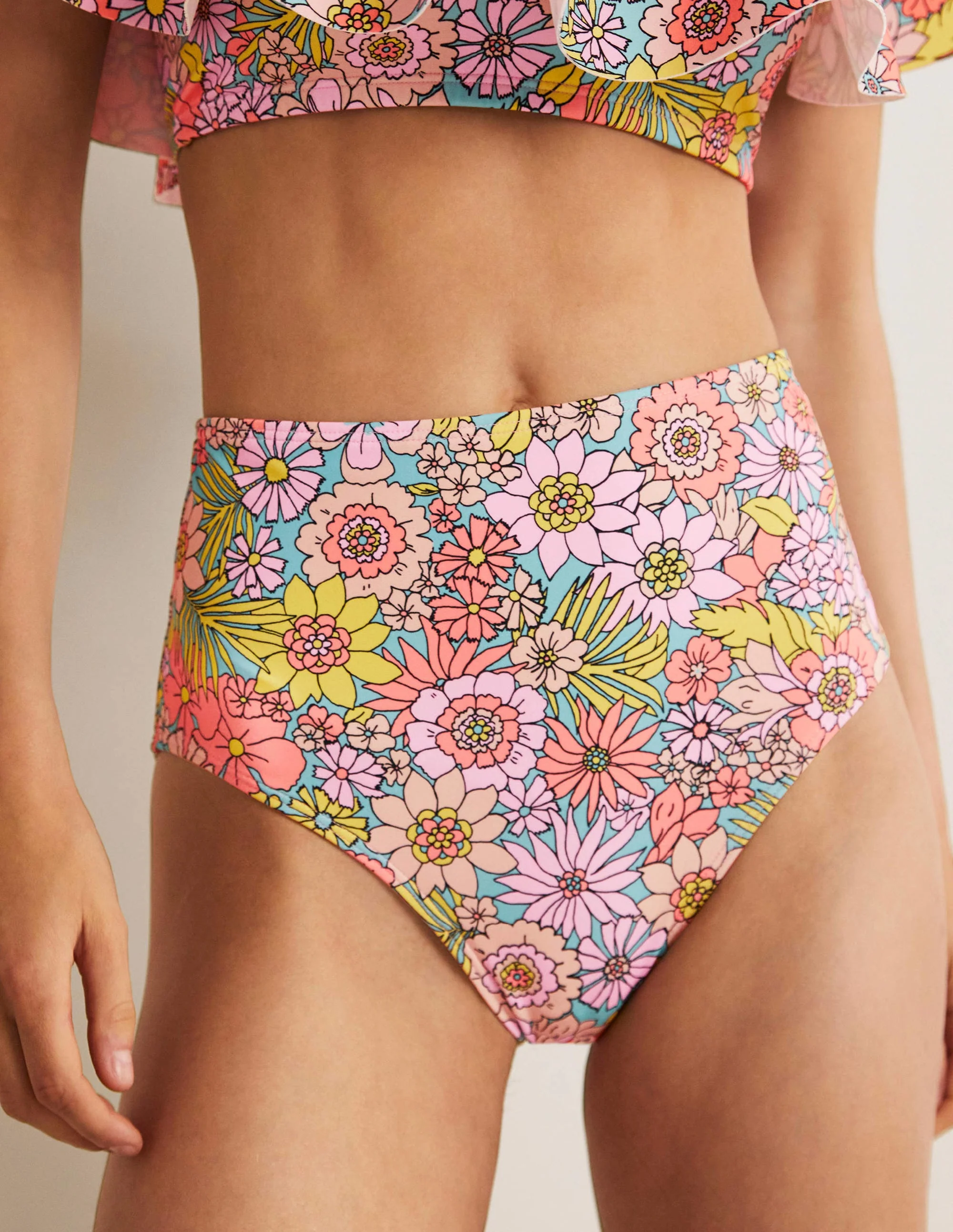 Bikinihose mit hohem Bund-Bonbonrosa, Blütengarten - Image 7