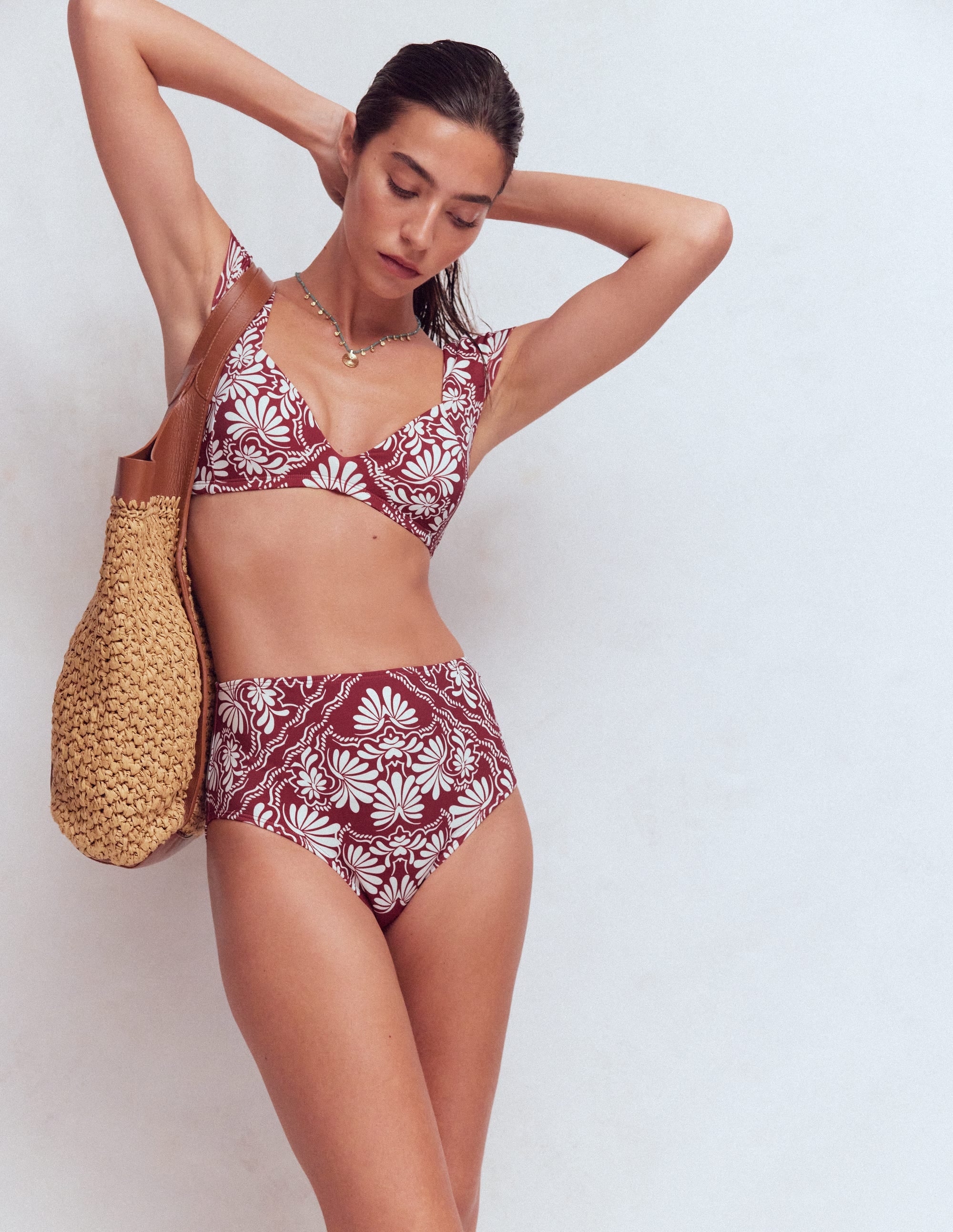 Bikinihose mit hohem Bund-Kastanienbraun, Botanischer Zauber - Image 5