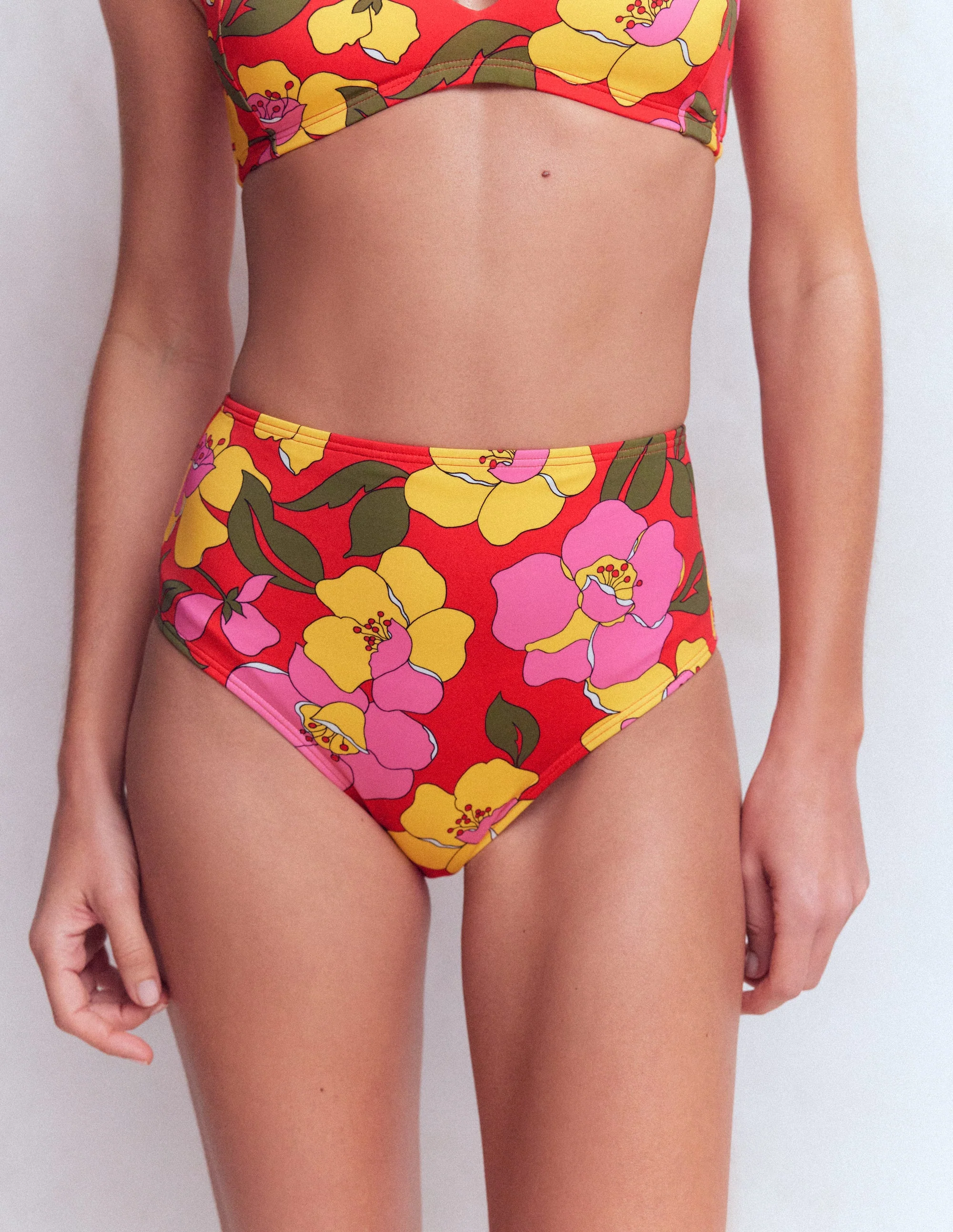 Bikinihose mit hohem Bund-Rot, Strahlende Blüte - Image 5