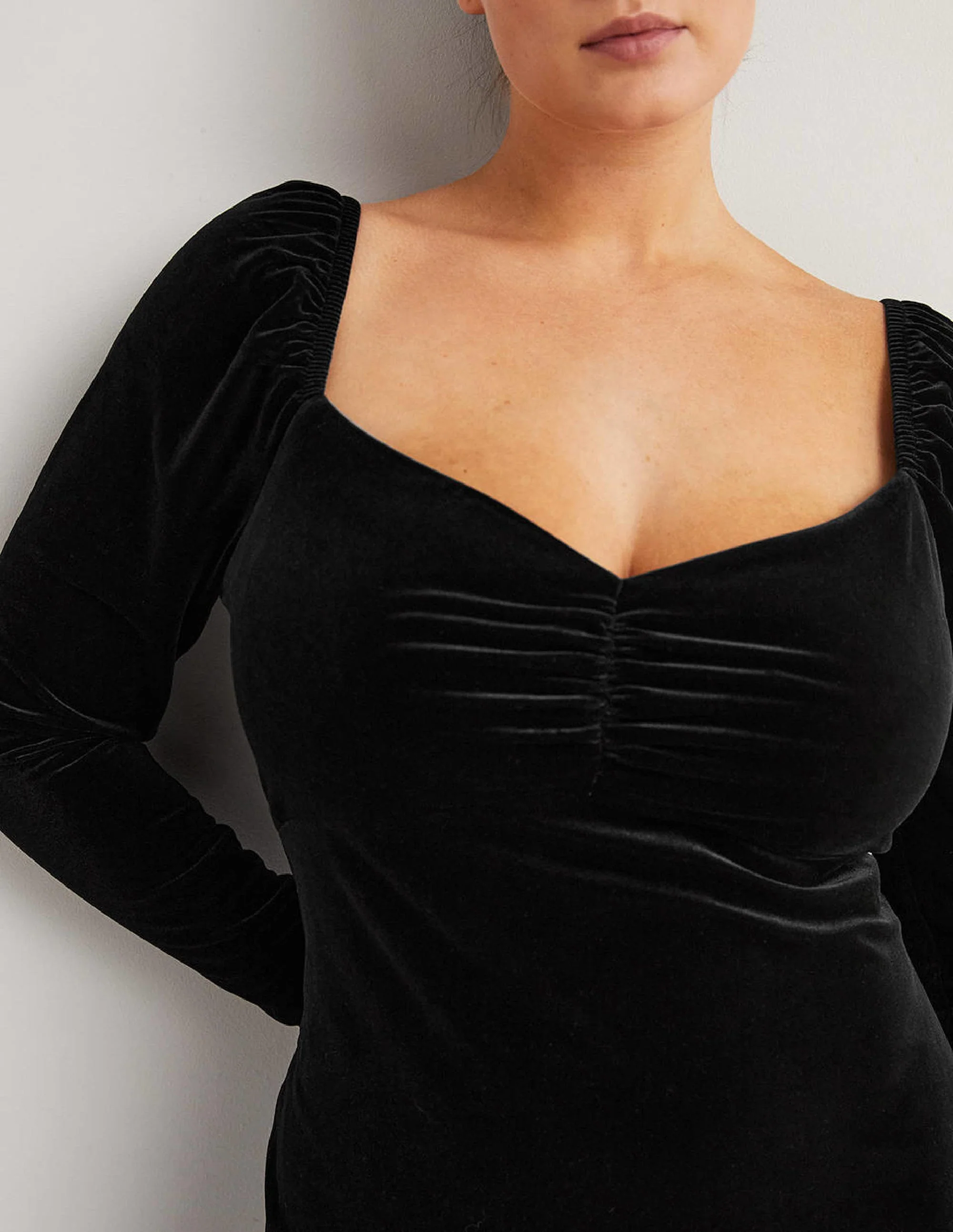 Black Velvet Sweetheart Midi Dress-Schwarz - Image 2