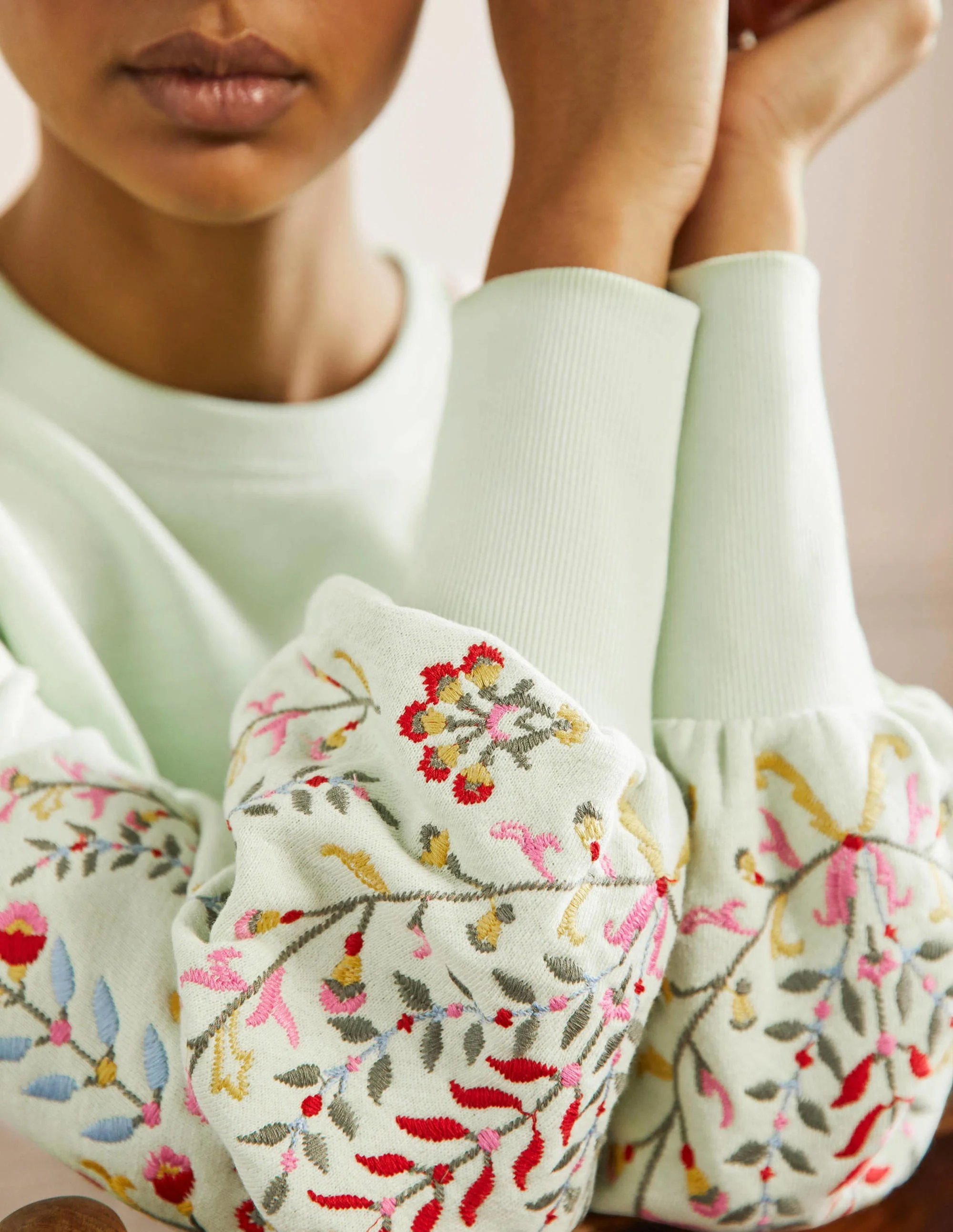 Blouson-Sweatshirt mit Stickerei-Avocadogrün, Stickerei - Image 2