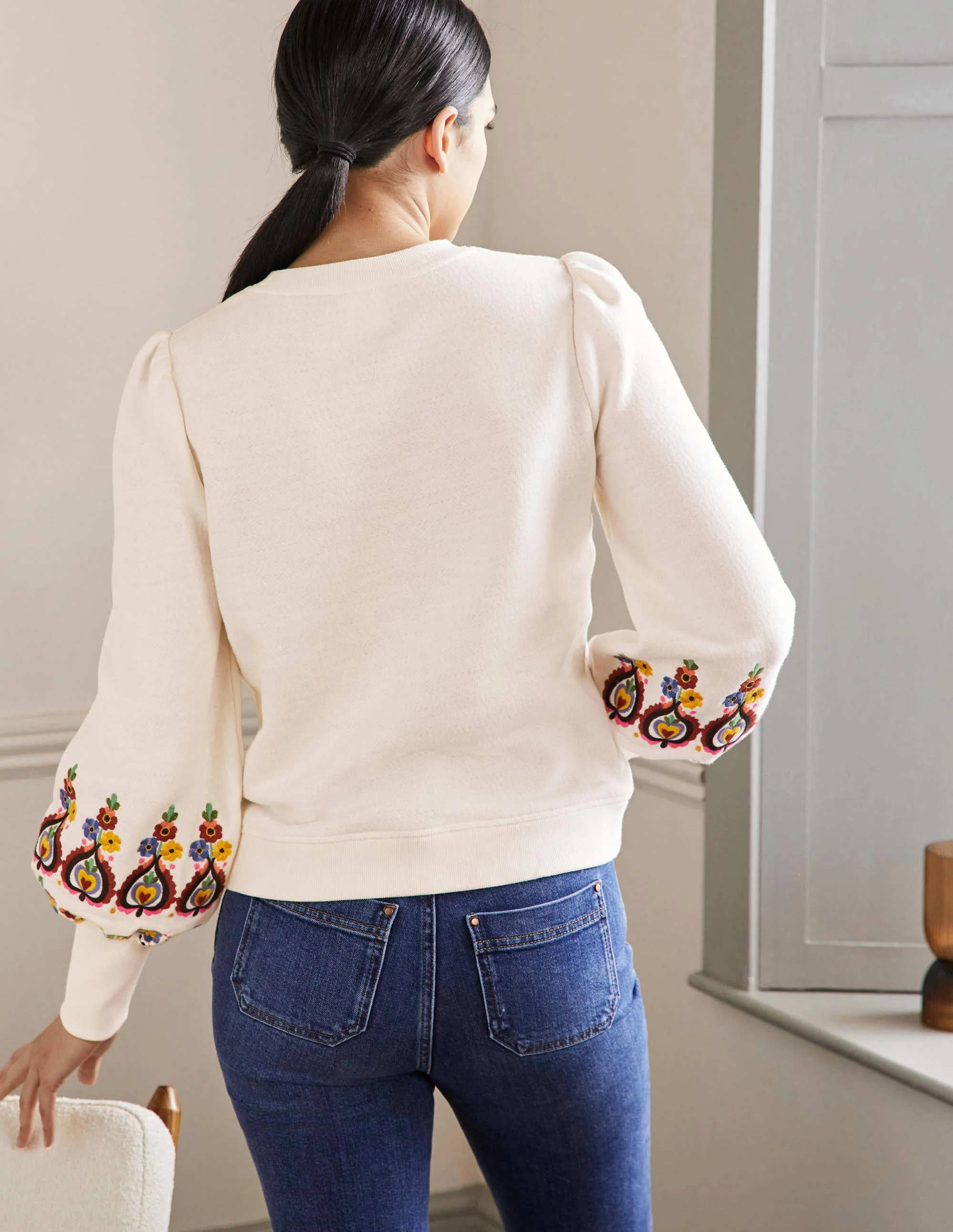 Blouson-Sweatshirt mit Stickerei-Naturweiß, Stickerei - Image 3