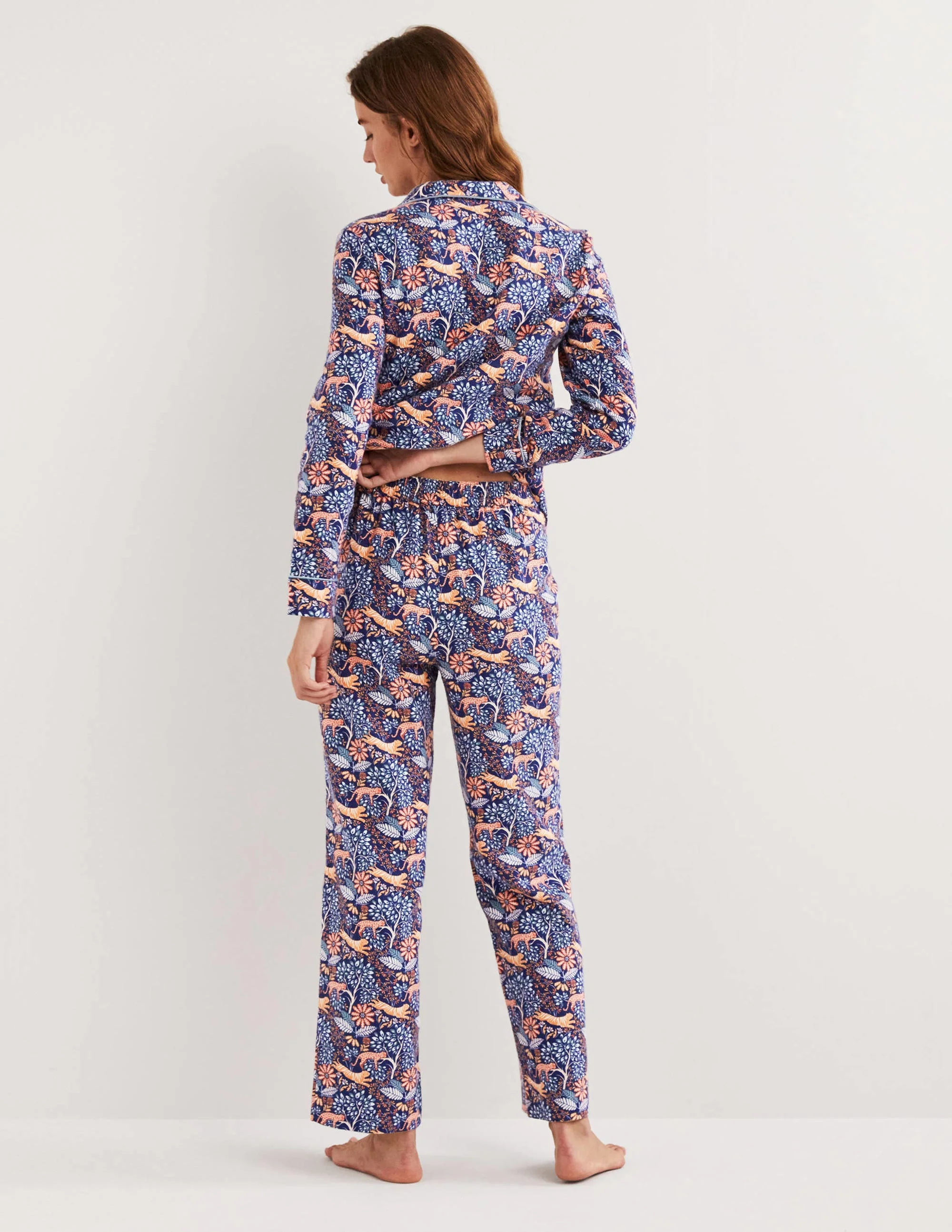 Blue Safari Bloom Cosy Pyjama Set-Gedecktes Orange, Safariblüten - Image 4