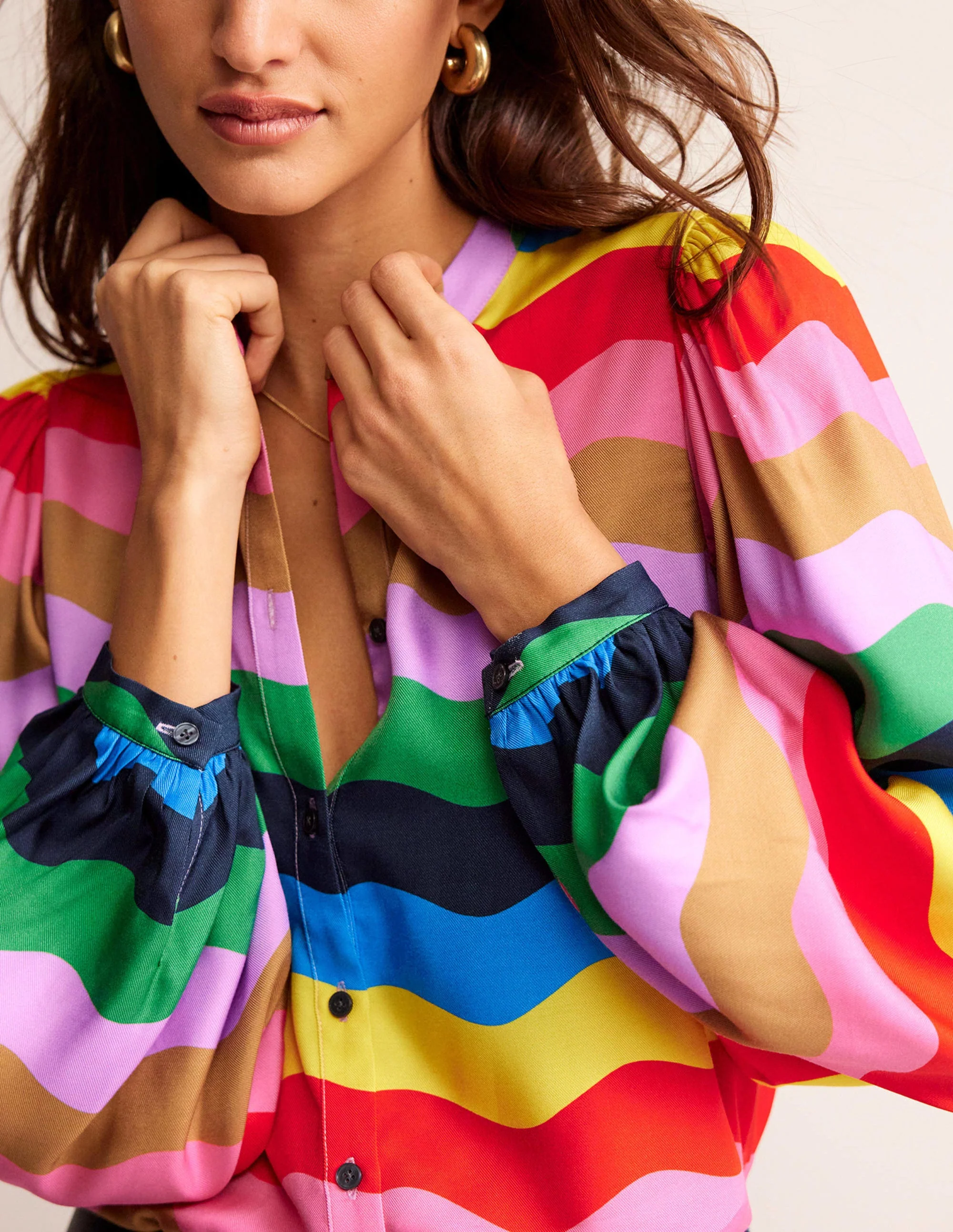 Bluse mit Blousonärmeln-Bunt, Regenbogenwelle - Image 2