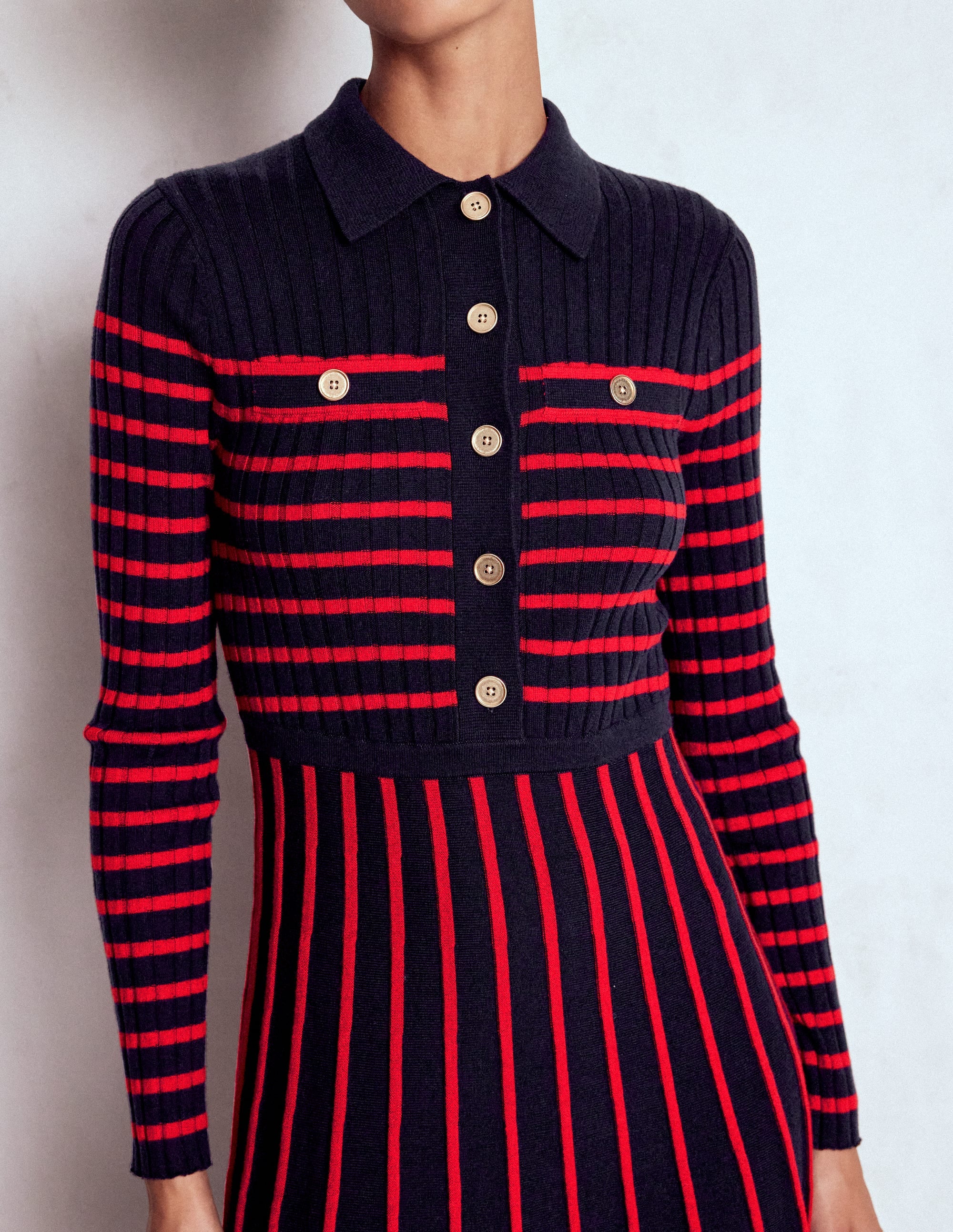 Brönte Hemdblusenkleid aus Rippstrick-Marineblau und Rot Streifen - Image 2