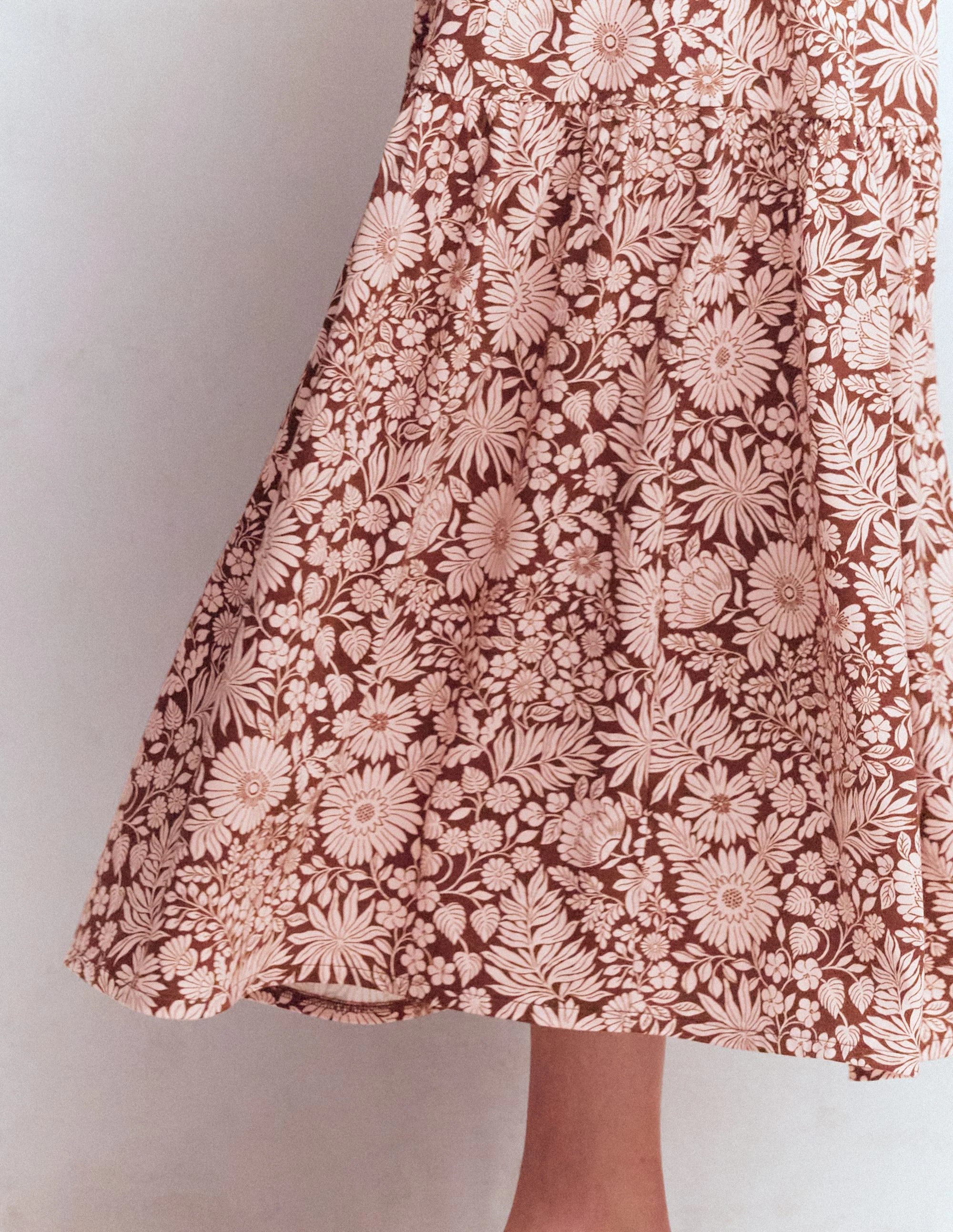 Camalie Jersey-Maxikleid-Umbra, Blühendes Blumenbeet - Image 3