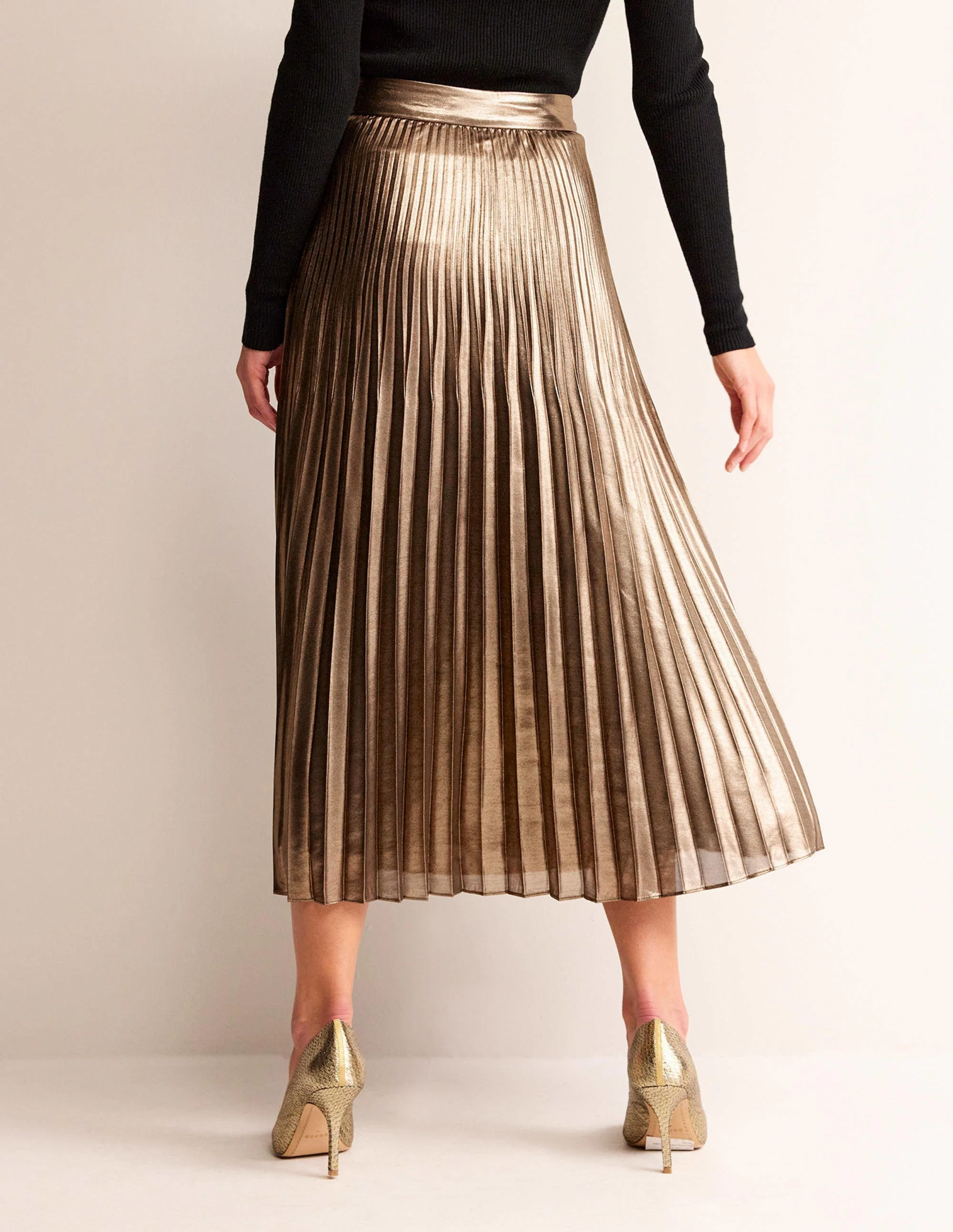 Camilla Midirock in Metallic-Optik-Schwarz-Gold - Image 3