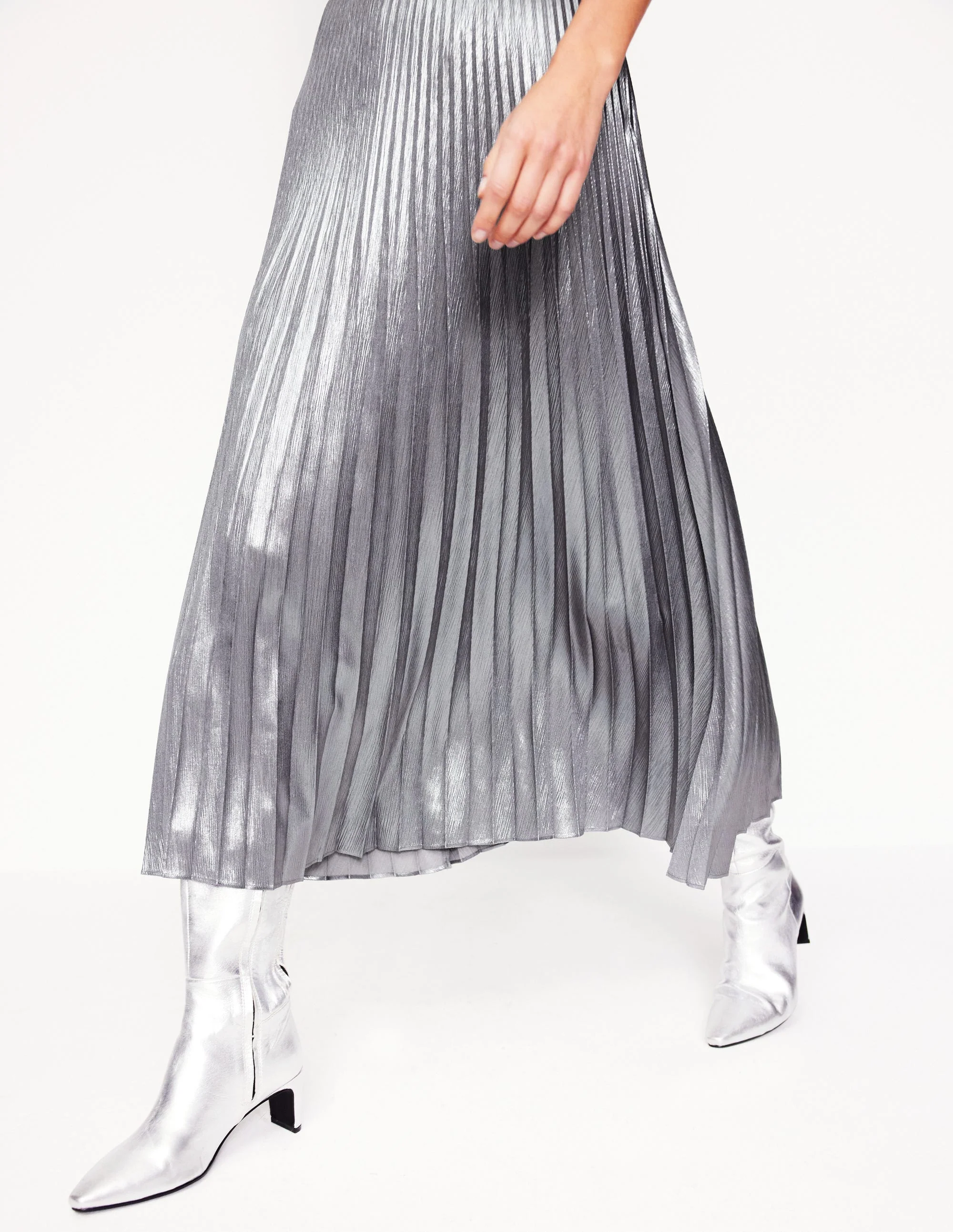 Camilla Midirock in Metallic-Optik-Silber - Image 2