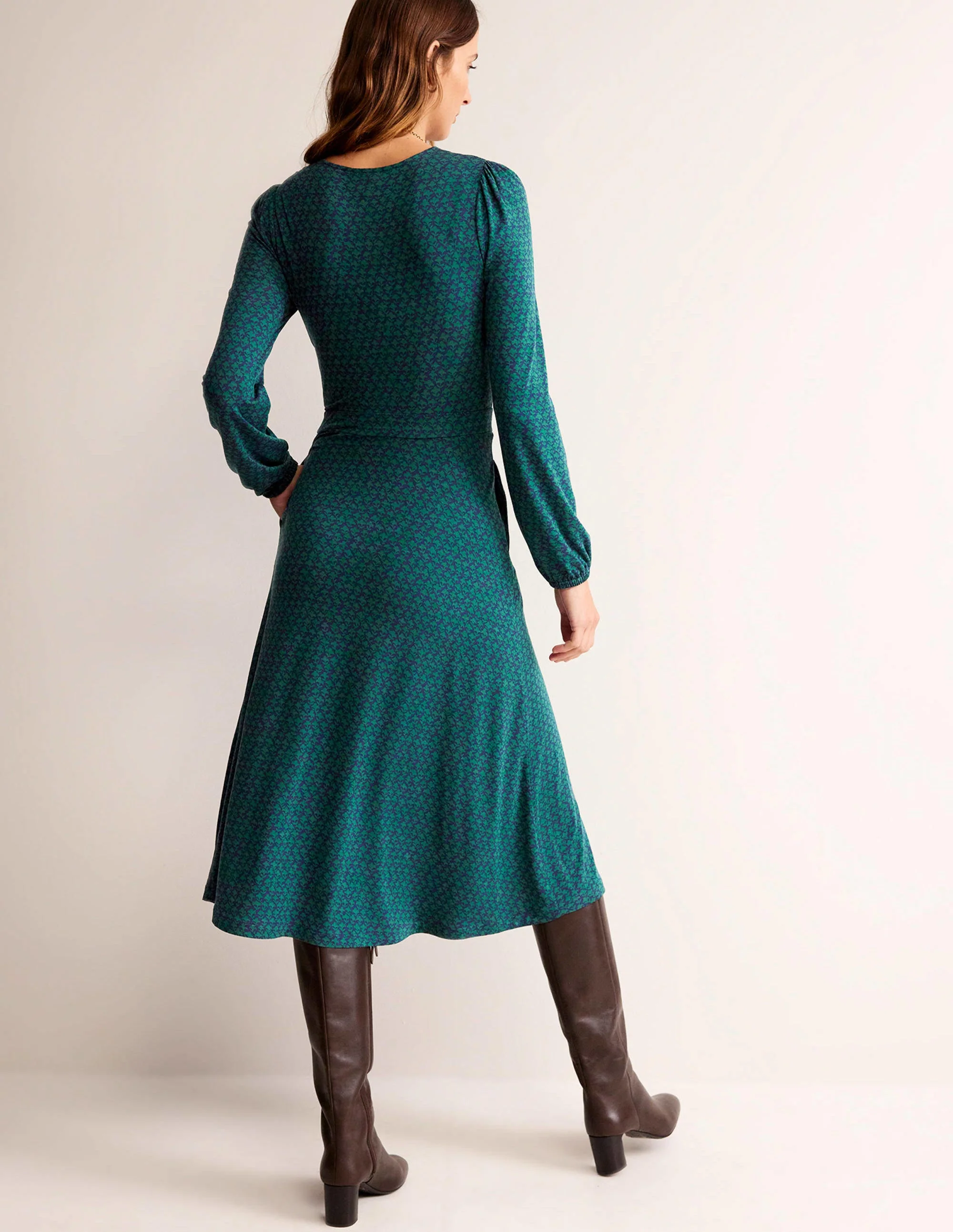 Camille Midikleid aus Jersey-Dunkles Smaragdgrün, Lilienzweig - Image 3