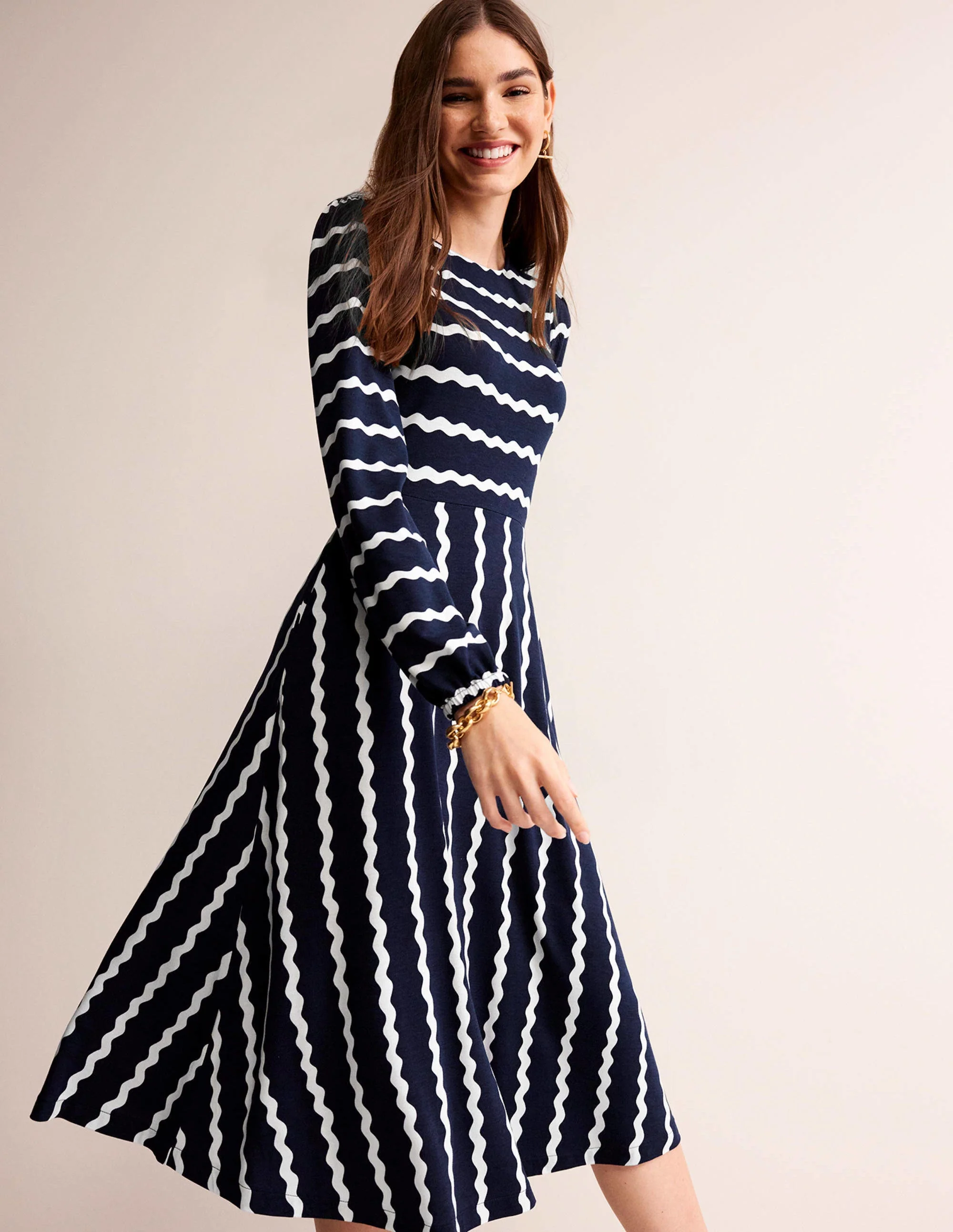 Camille Midikleid aus Jersey-Französisches Marineblau, Chevron