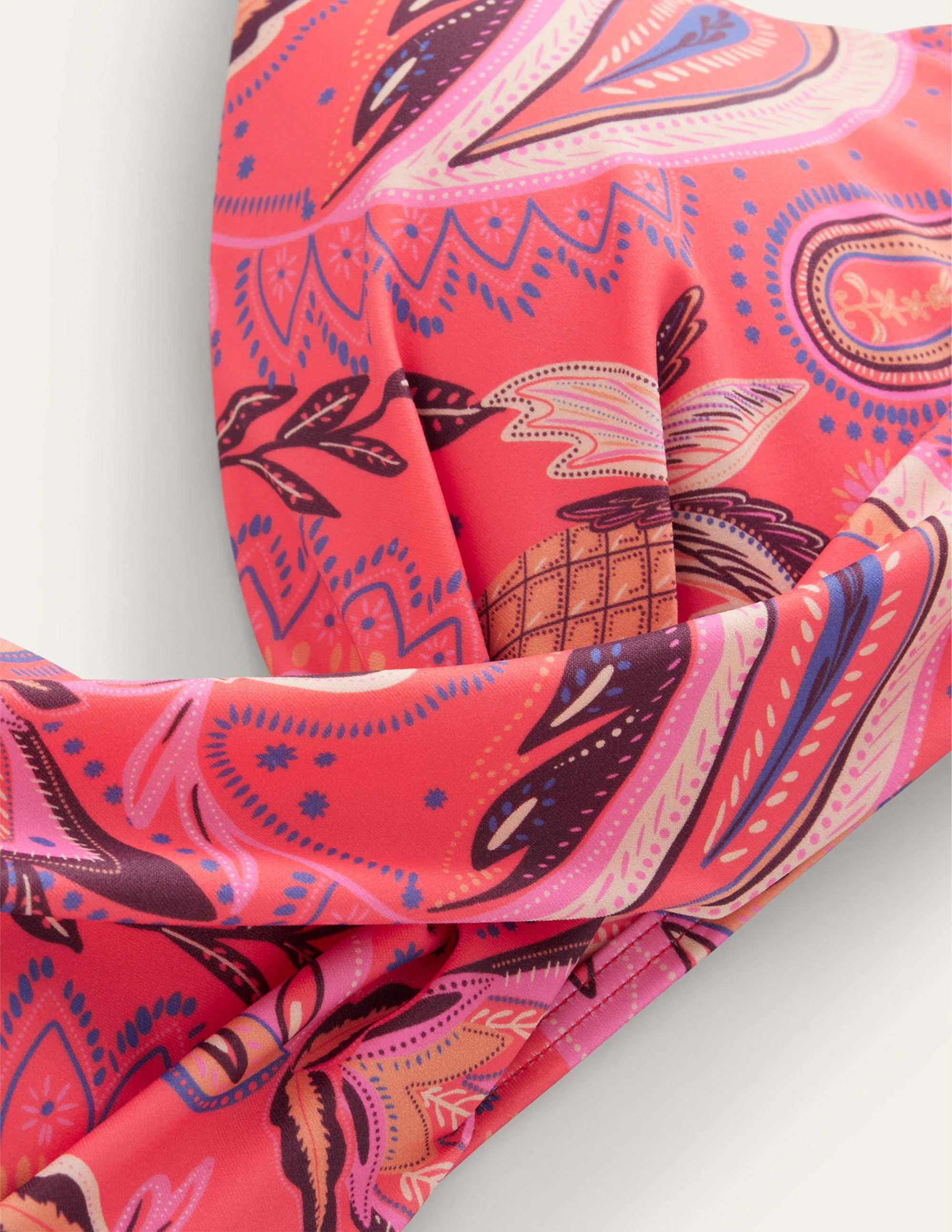 Capri Bikinioberteil mit Körbchen-Korallenrot, Paradies-Paisleymuster - Image 6