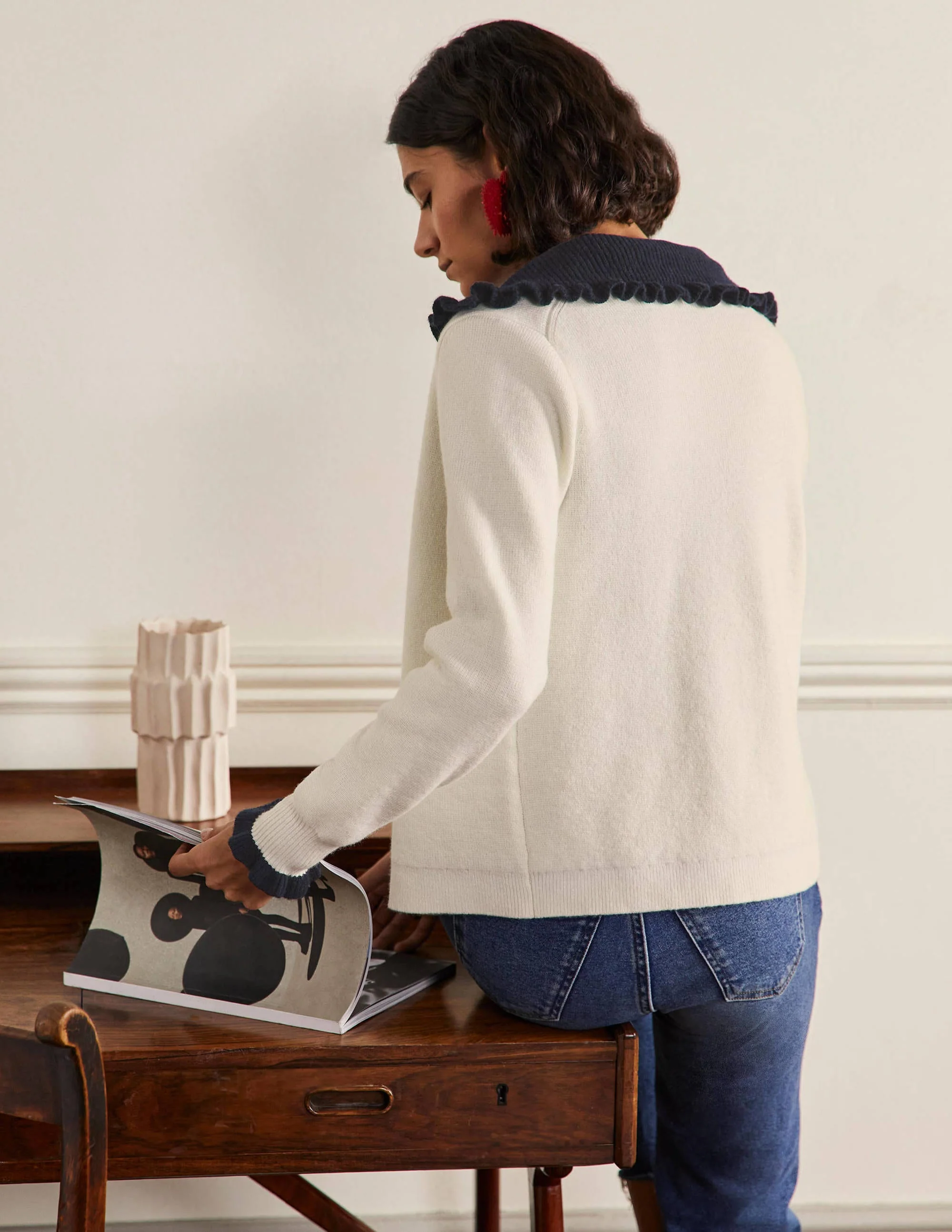 Cardigan mit Rüschenkragen-Naturweiß/Navy - Image 3