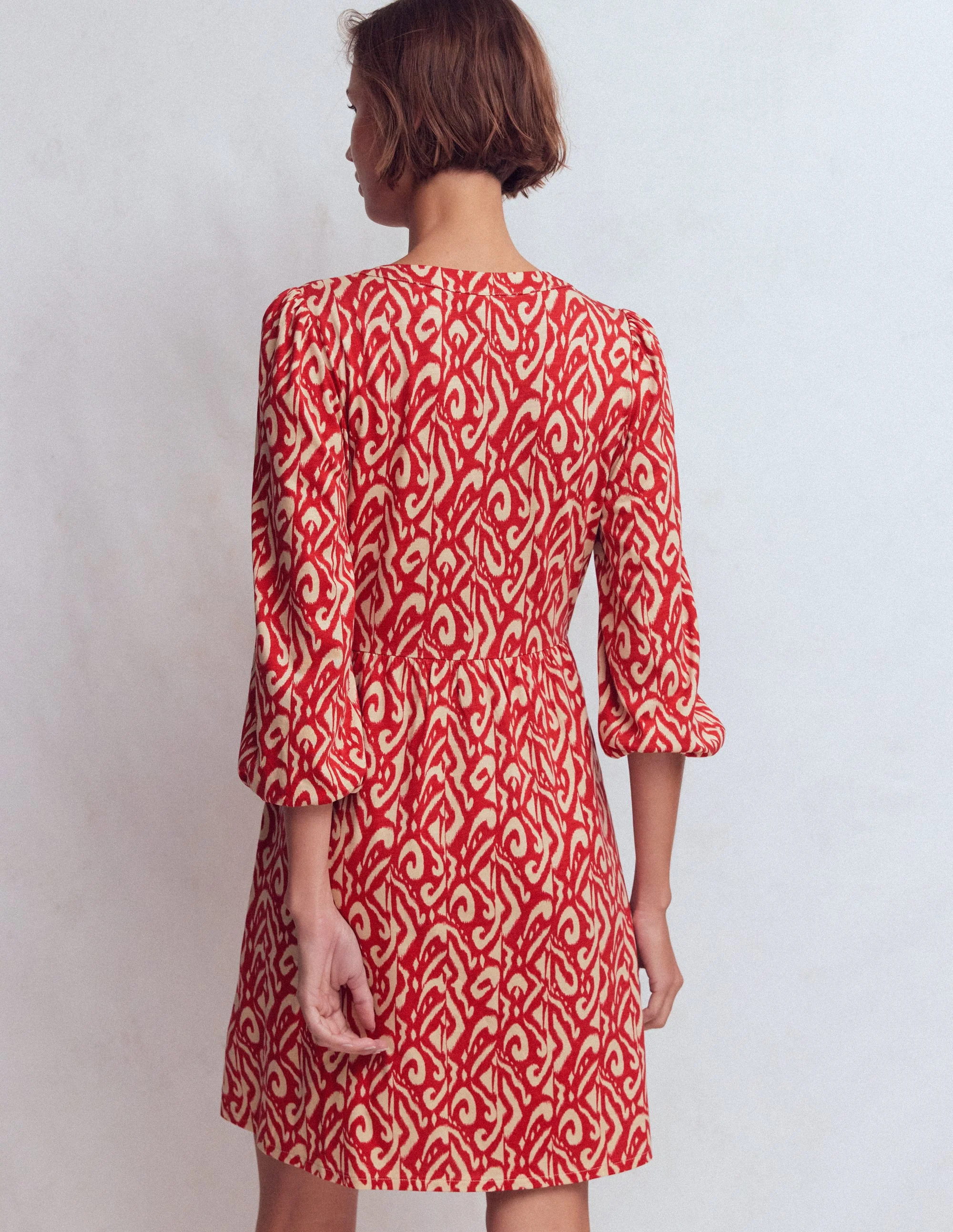 Cathy Jerseykleid mit gekerbtem Ausschnitt-Merida-Rot, Aztekenmuster - Image 3
